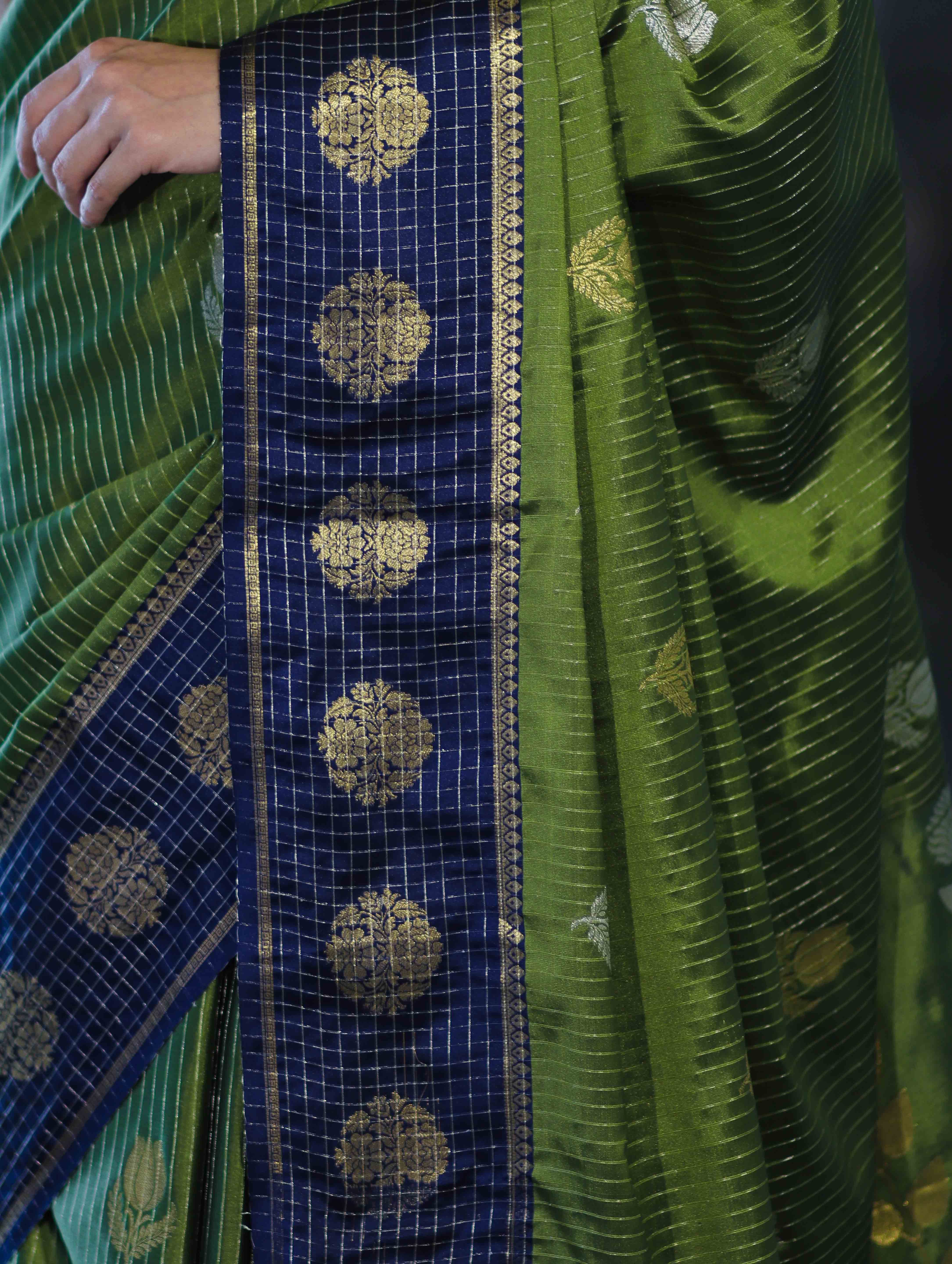 Banarasee Handloom Semi Silk Saree With Zari Buta Work & Contrast Border-Green & Blue