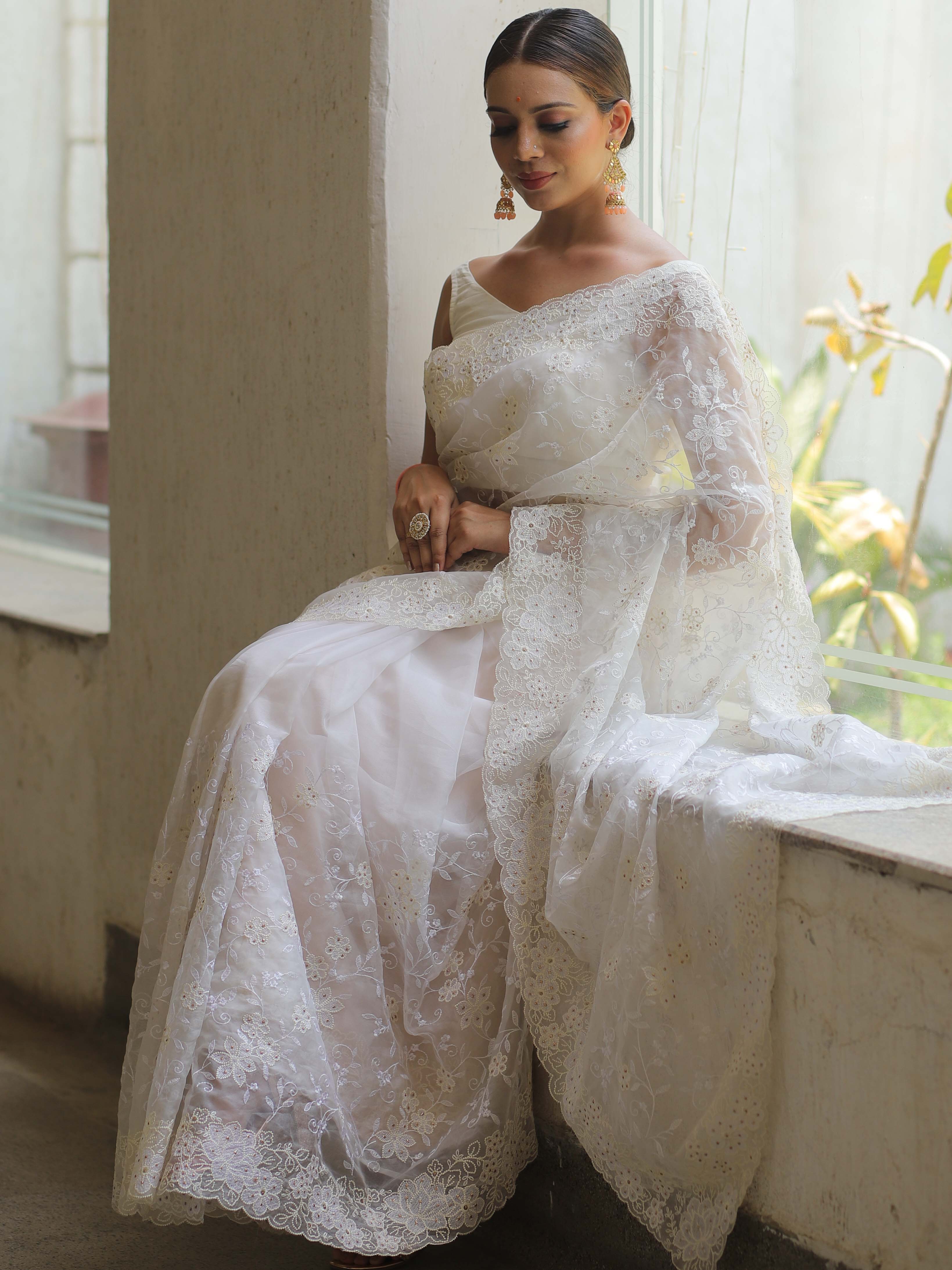 Banarasee Handwoven Organza Floral Embroidery Saree-White