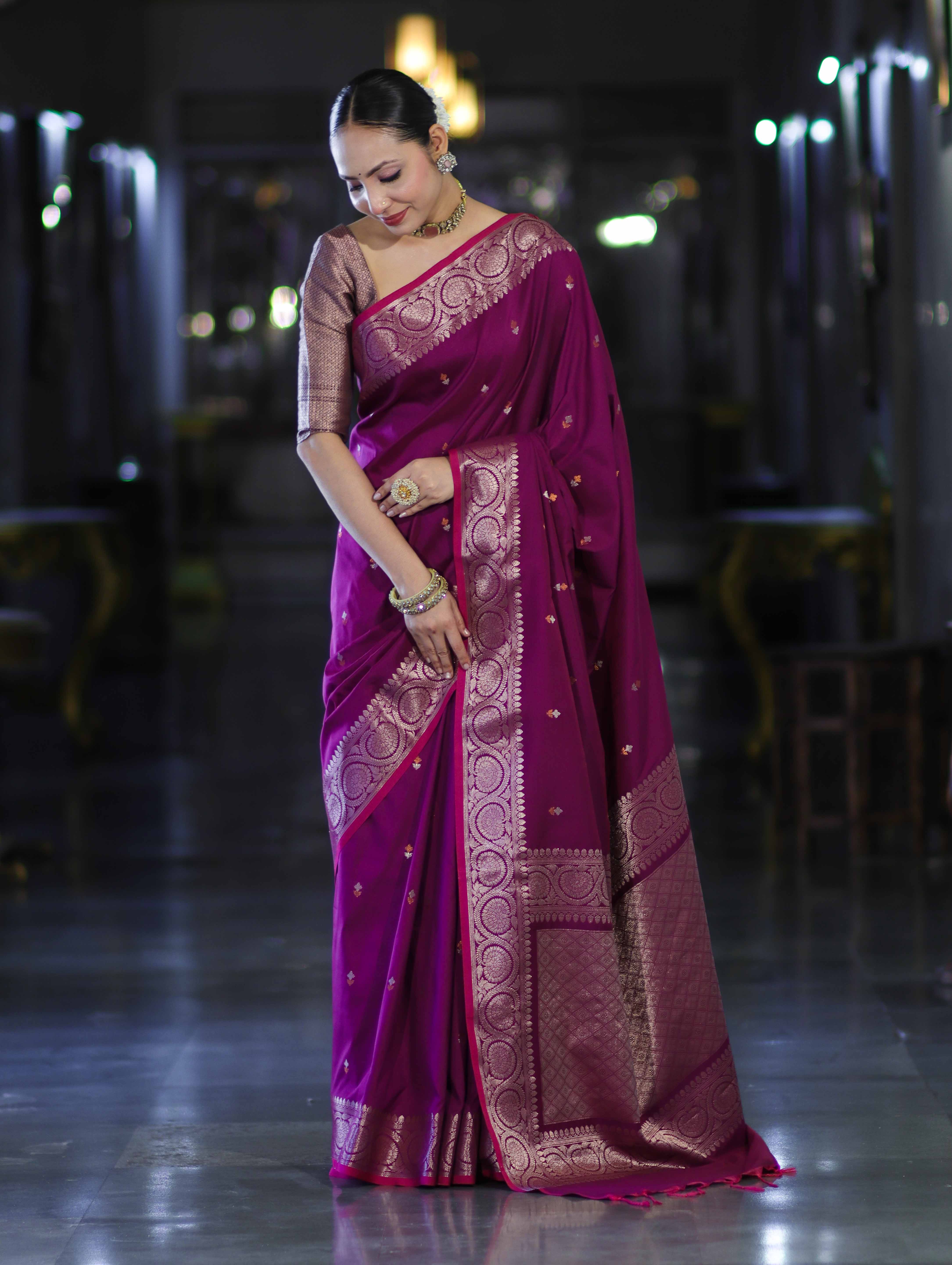 Banarasee Handloom Dual Tone Semi Silk Saree With Buti Design & Border-Wine