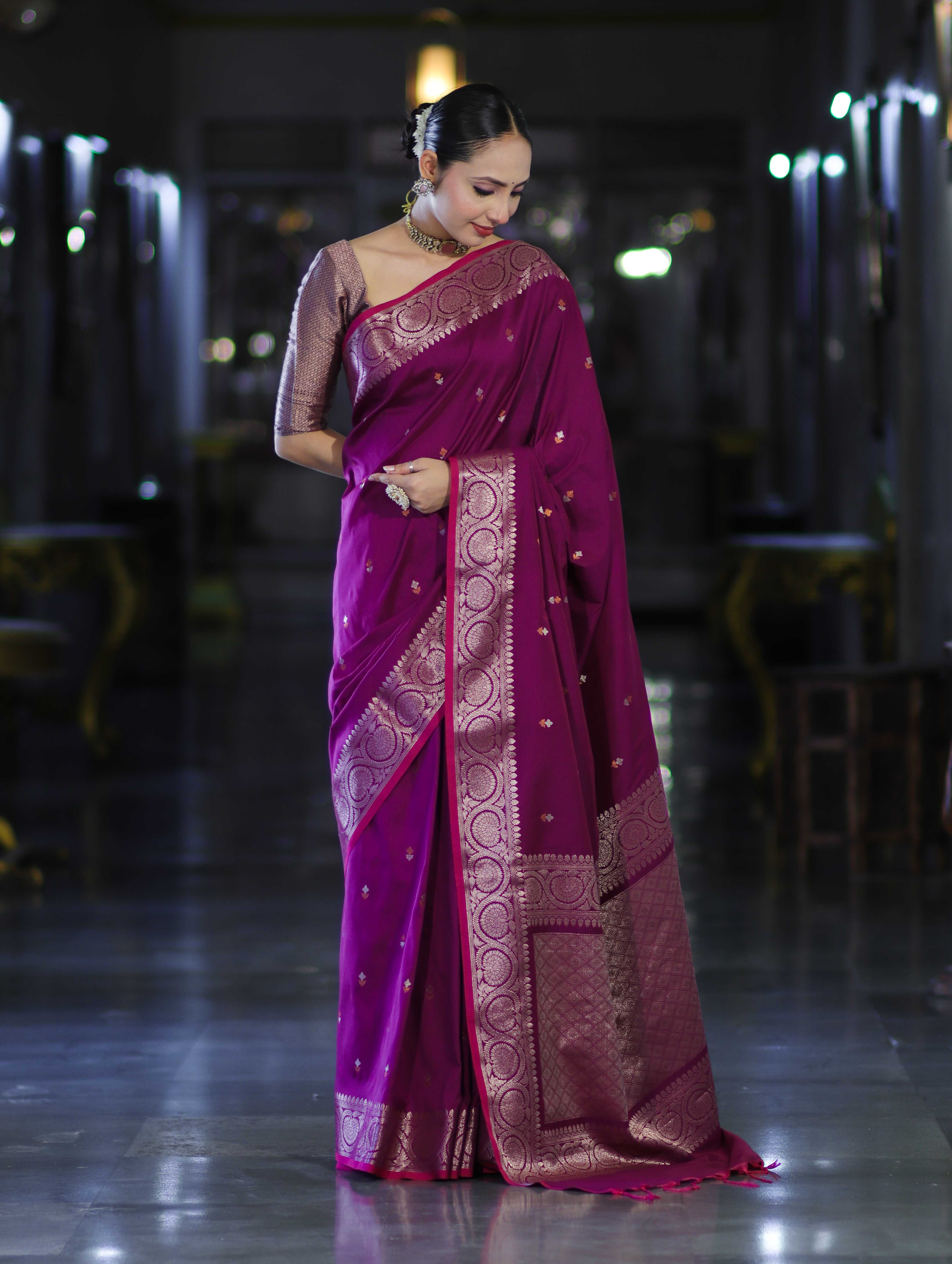 Banarasee Handloom Dual Tone Semi Silk Saree With Buti Design & Border-Wine