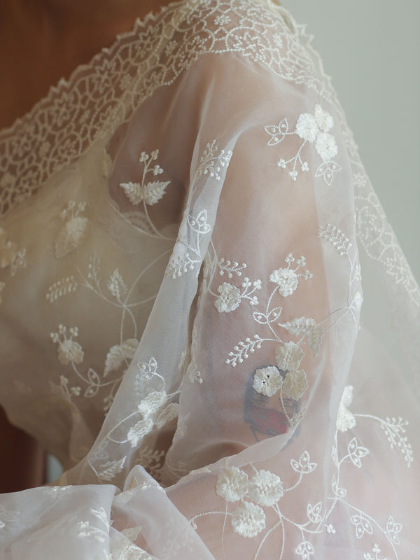 Banarasee Handwoven Organza Floral Embroidery Saree-White