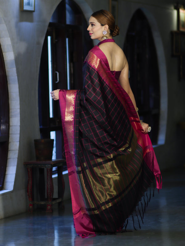 Banarasee Handloom Semi Silk Saree With Checks Pattern & Contrast Border-Black & Magenta