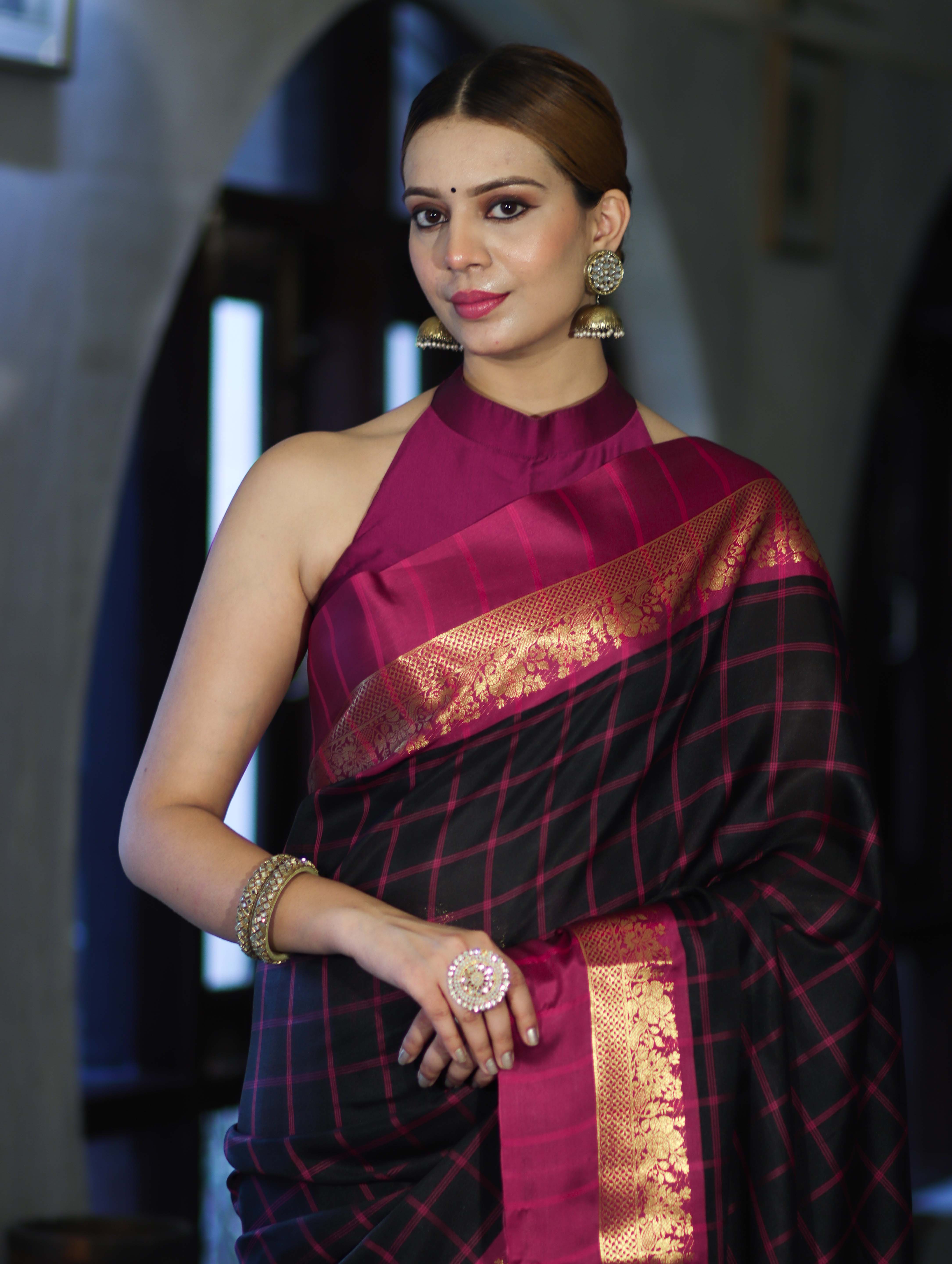 Banarasee Handloom Semi Silk Saree With Checks Pattern & Contrast Border-Black & Magenta