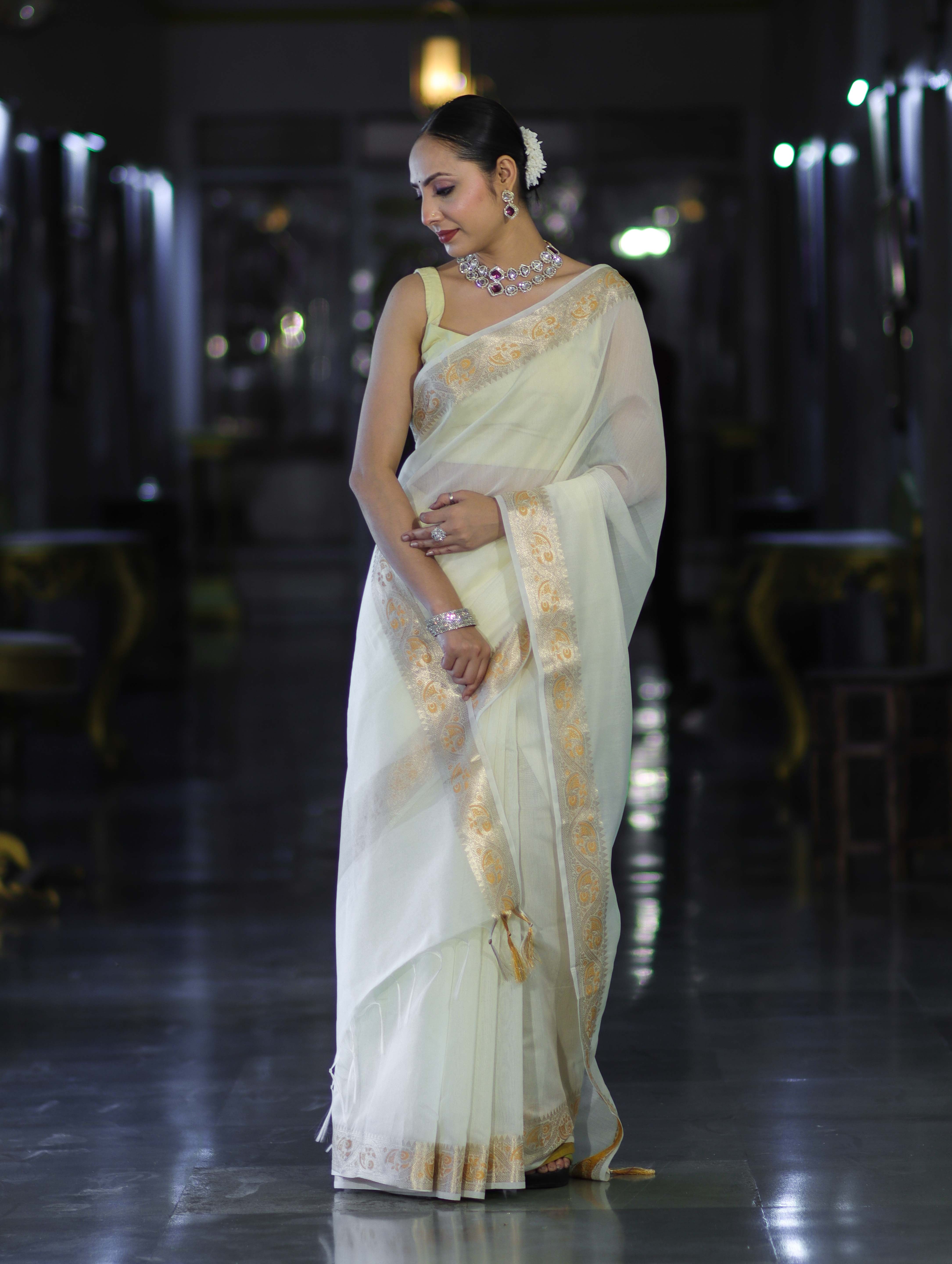Banarasee Cotton Silk Plain Saree With Floral Zari Border-Cream