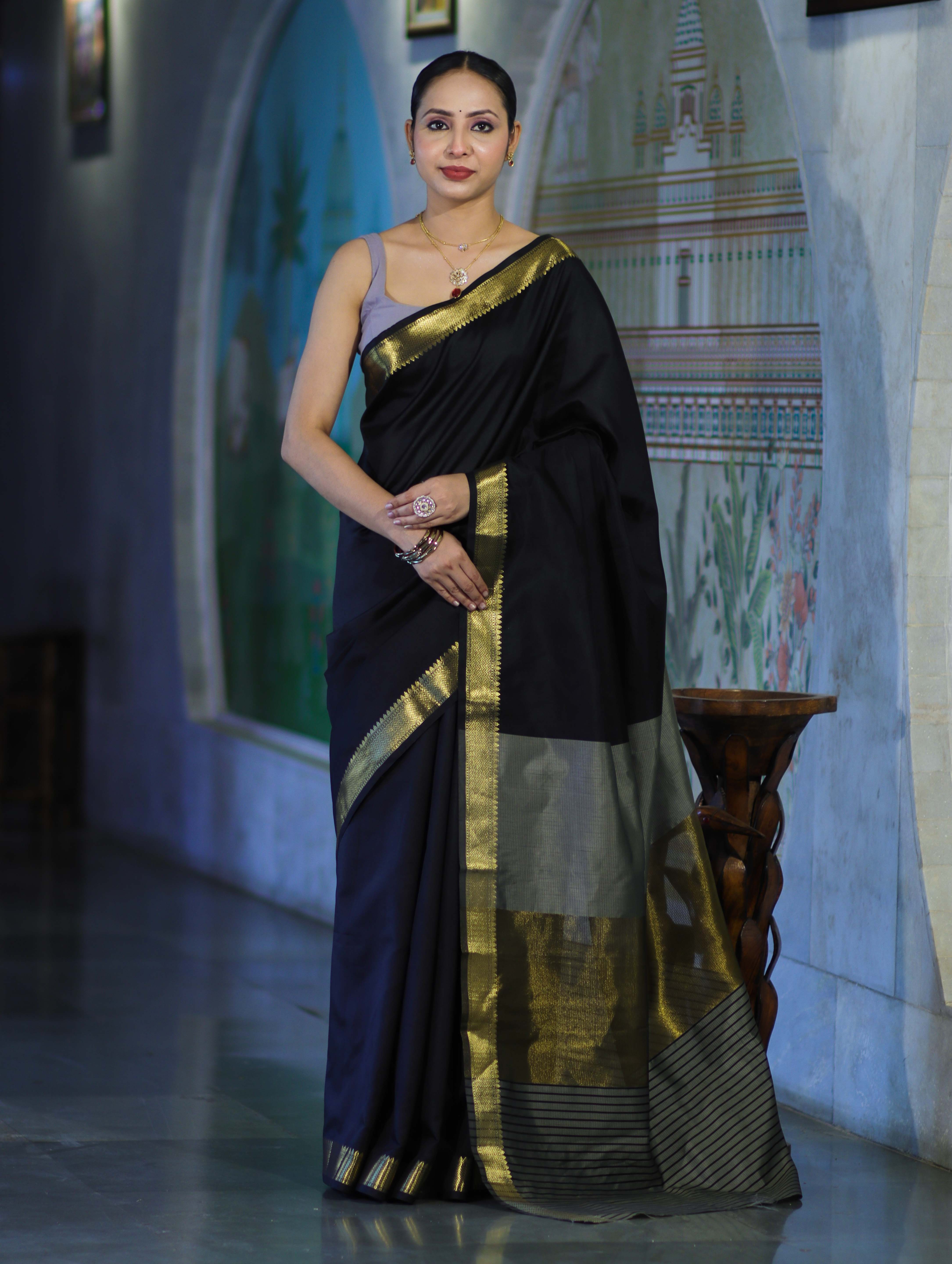 Banarasee Handloom Cotton Silk Plain Saree With Contrast Pallu & Border-Black & Grey