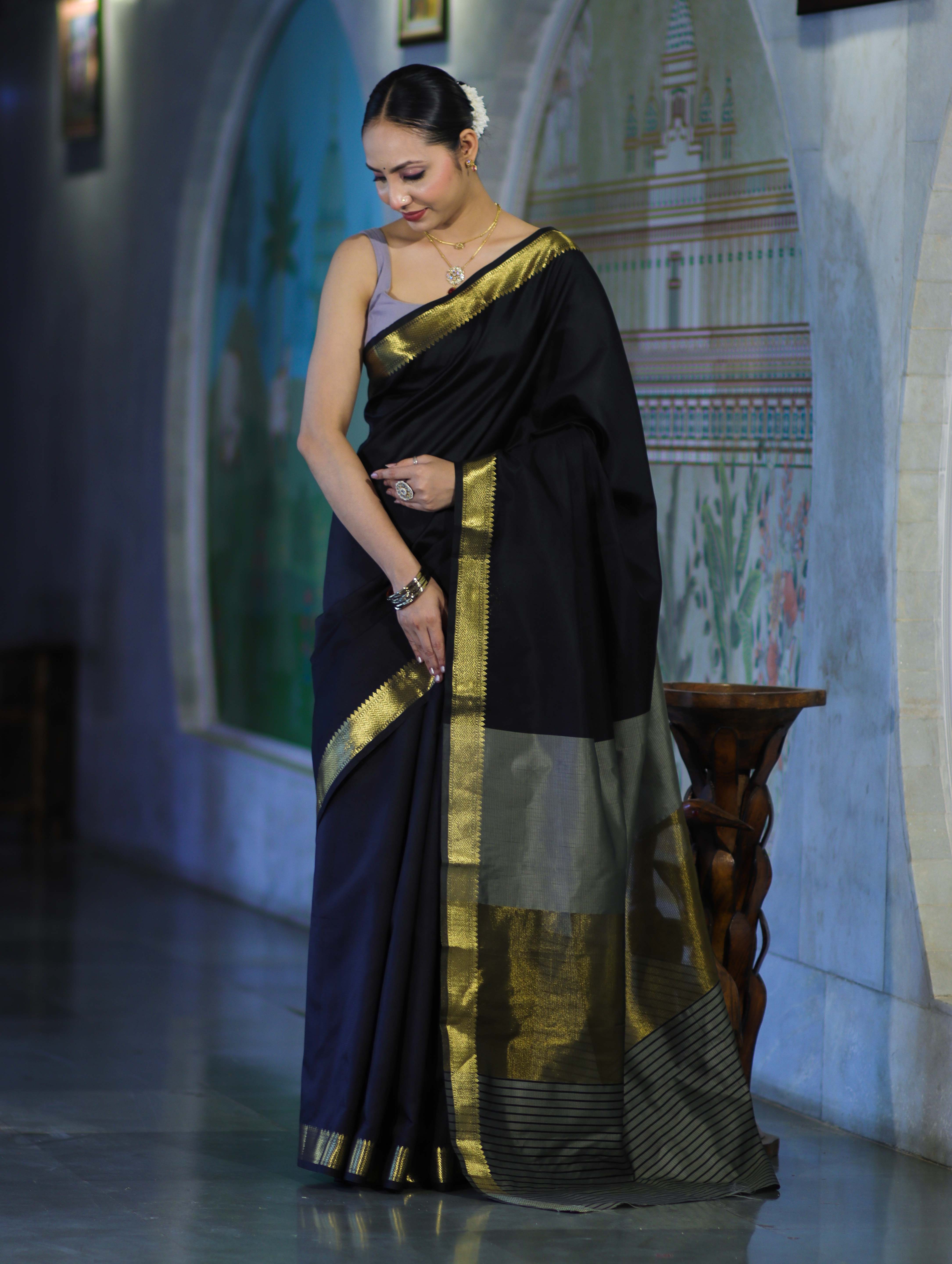 Banarasee Handloom Cotton Silk Plain Saree With Contrast Pallu & Border-Black & Grey