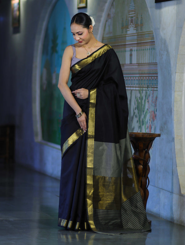 Banarasee Handloom Cotton Silk Plain Saree With Contrast Pallu & Border-Black & Grey