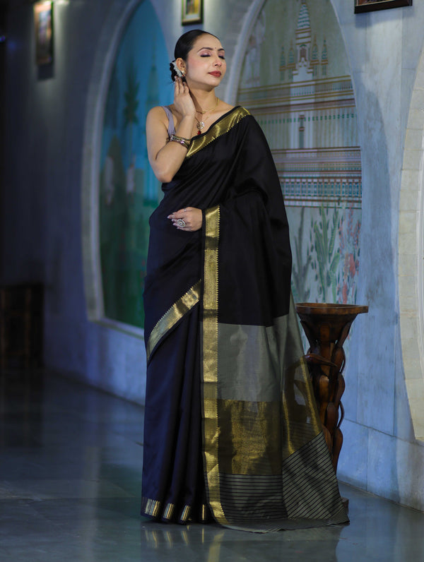 Banarasee Handloom Cotton Silk Plain Saree With Contrast Pallu & Border-Black & Grey