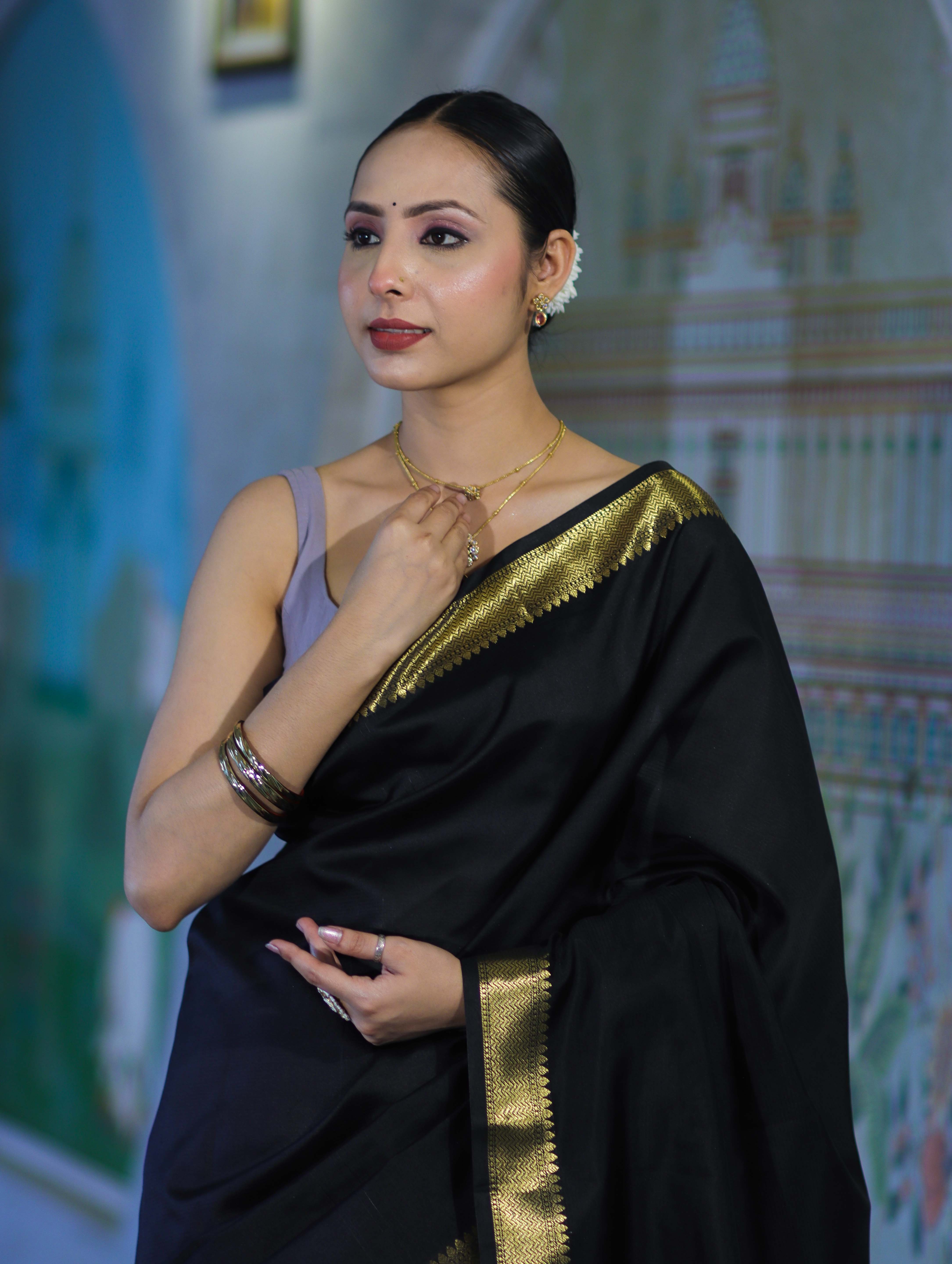 Banarasee Handloom Cotton Silk Plain Saree With Contrast Pallu & Border-Black & Grey