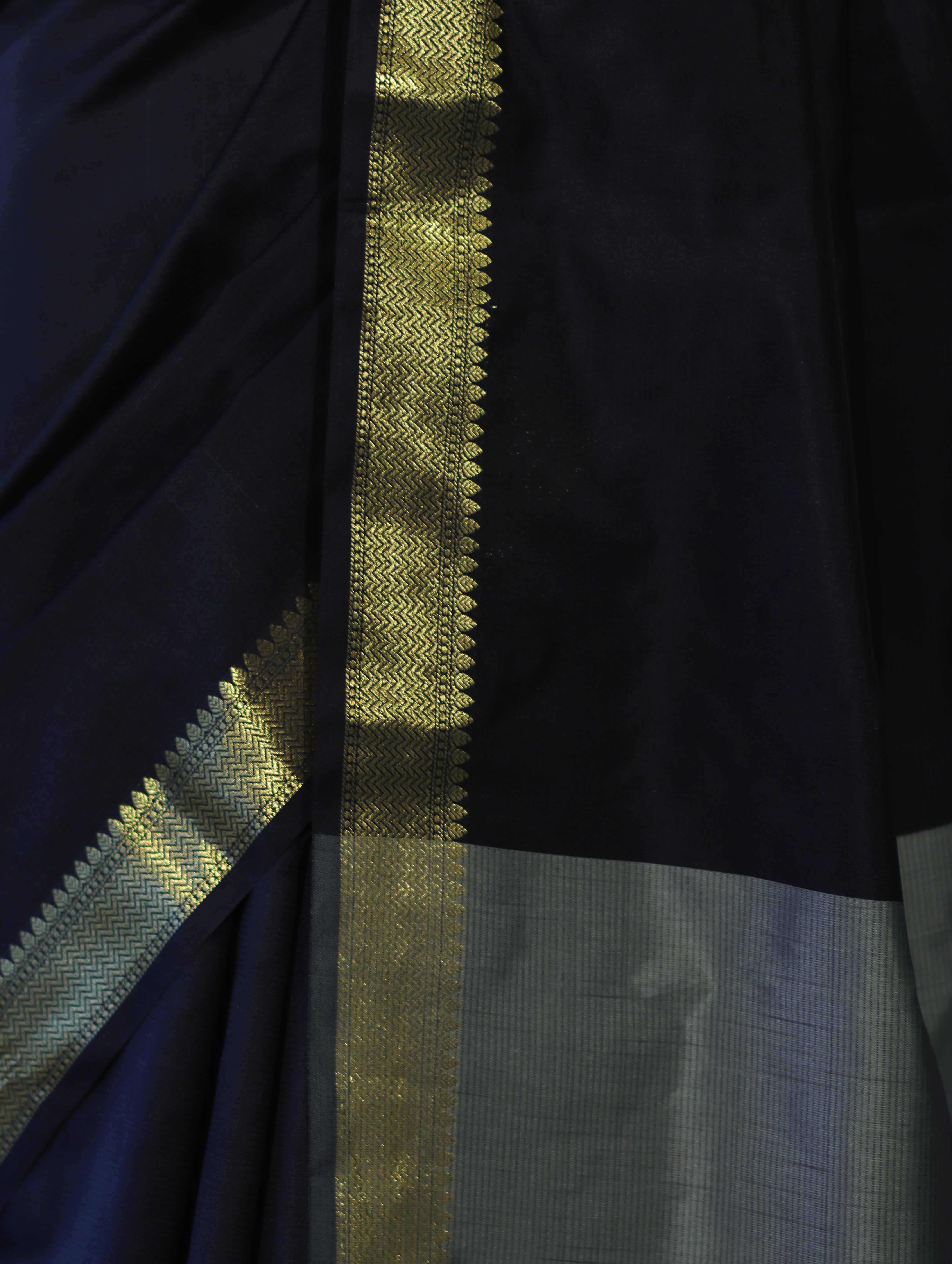 Banarasee Handloom Cotton Silk Plain Saree With Contrast Pallu & Border-Black & Grey