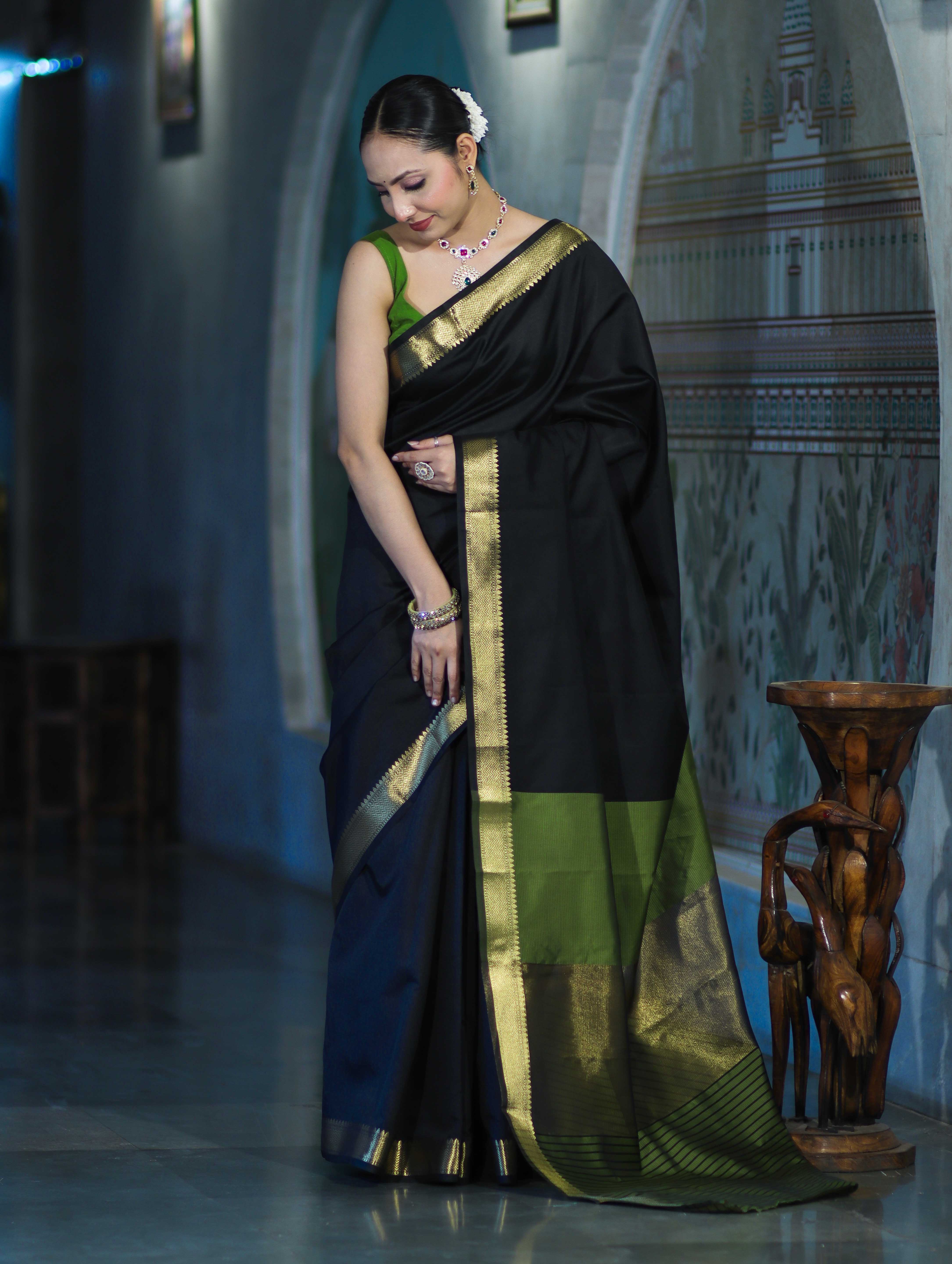 Banarasee Handloom Cotton Silk Plain Saree With Contrast Pallu & Border-Black & Green