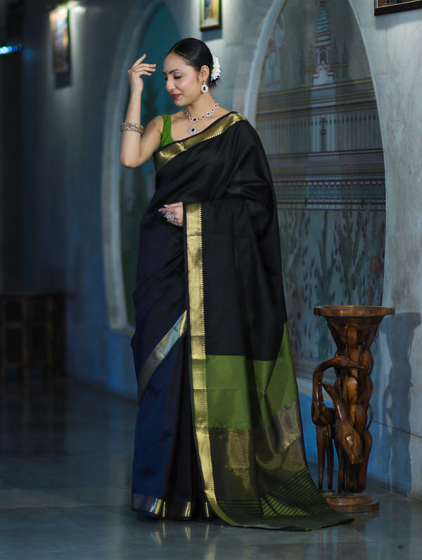 Banarasee Handloom Cotton Silk Plain Saree With Contrast Pallu & Border-Black & Green