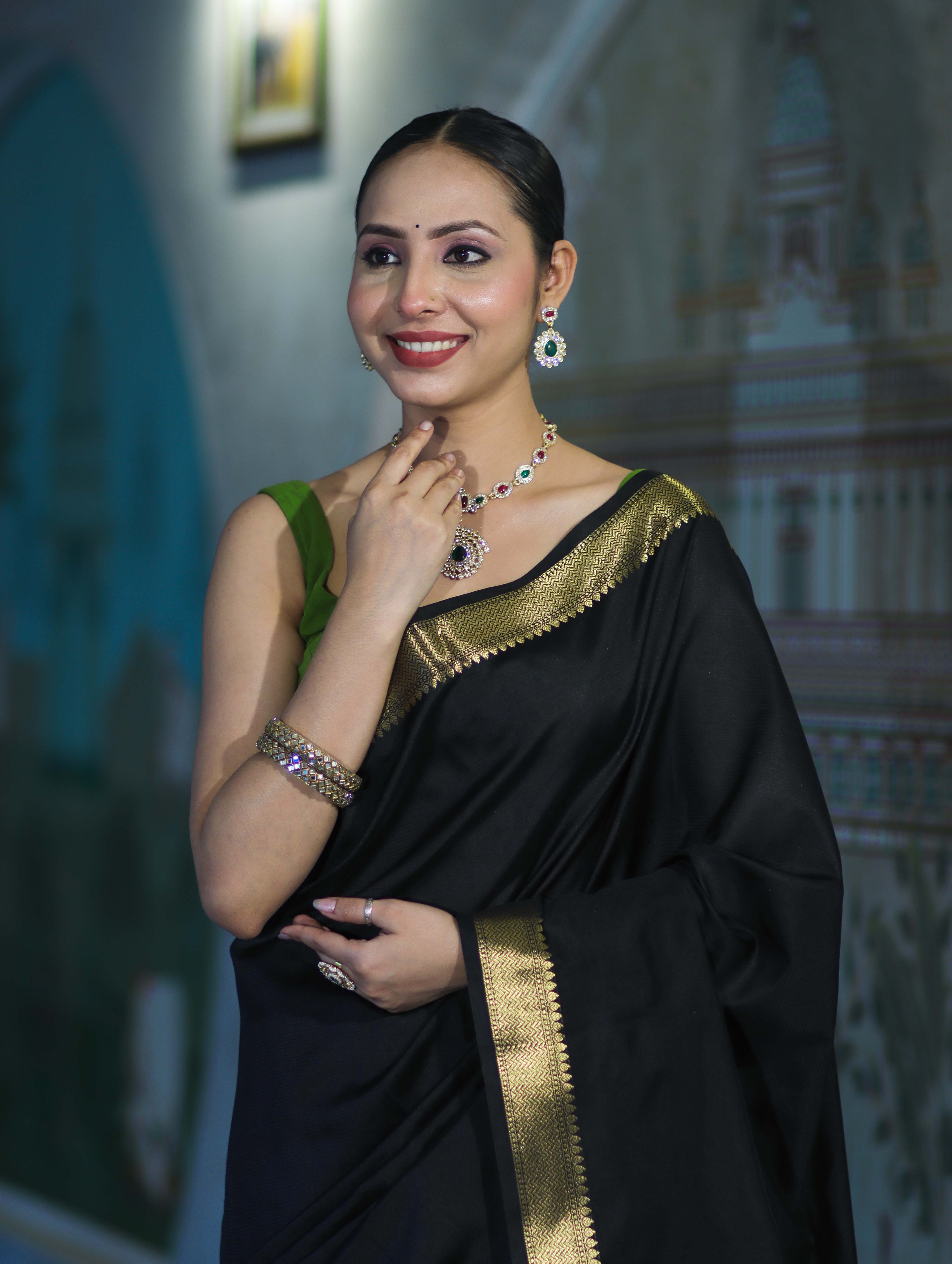 Banarasee Handloom Cotton Silk Plain Saree With Contrast Pallu & Border-Black & Green