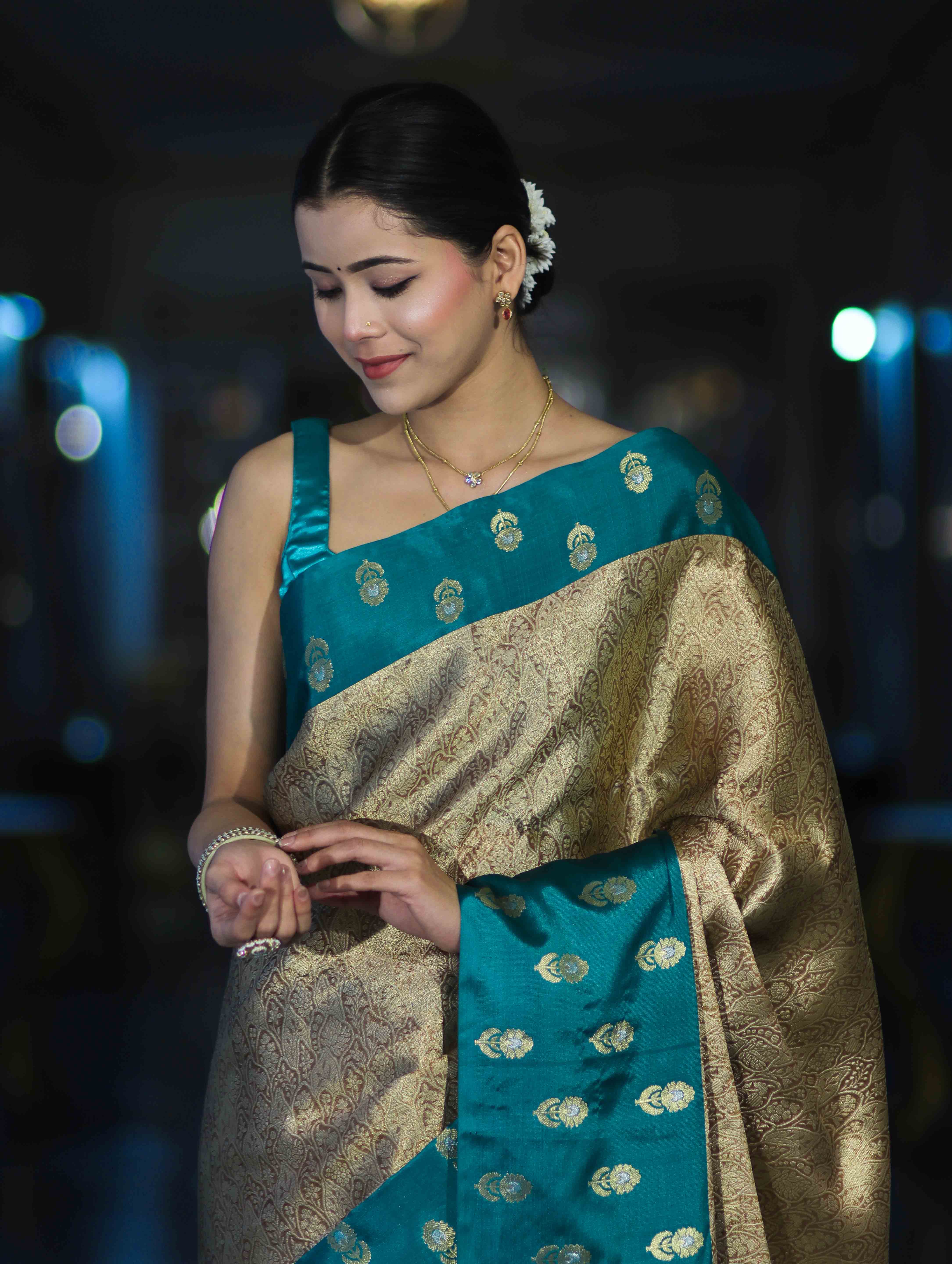 Banarasee Handloom Soft Silk Saree With Zari Weaving & Contrast Border-Gold & Green