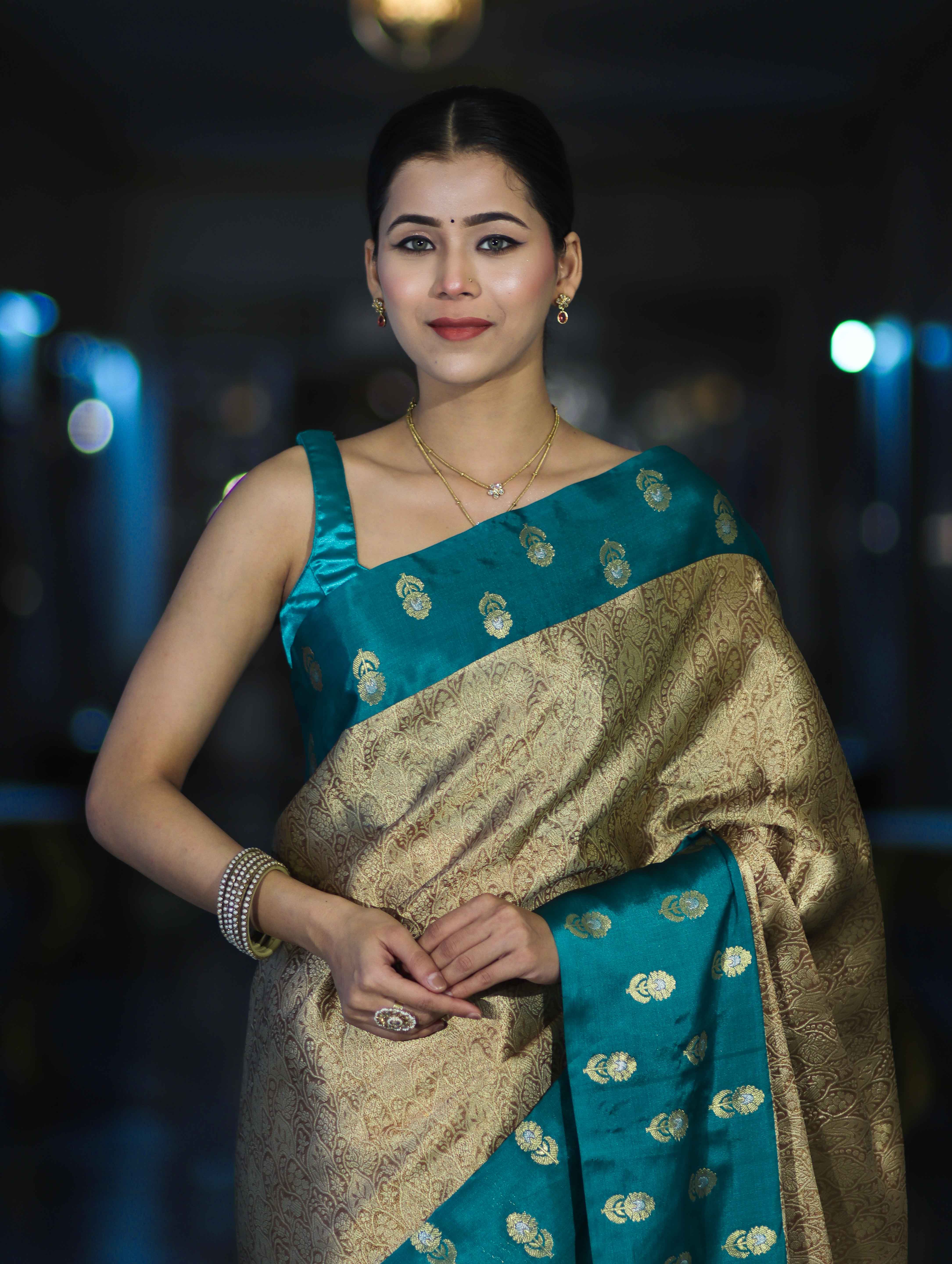 Banarasee Handloom Soft Silk Saree With Zari Weaving & Contrast Border-Gold & Green