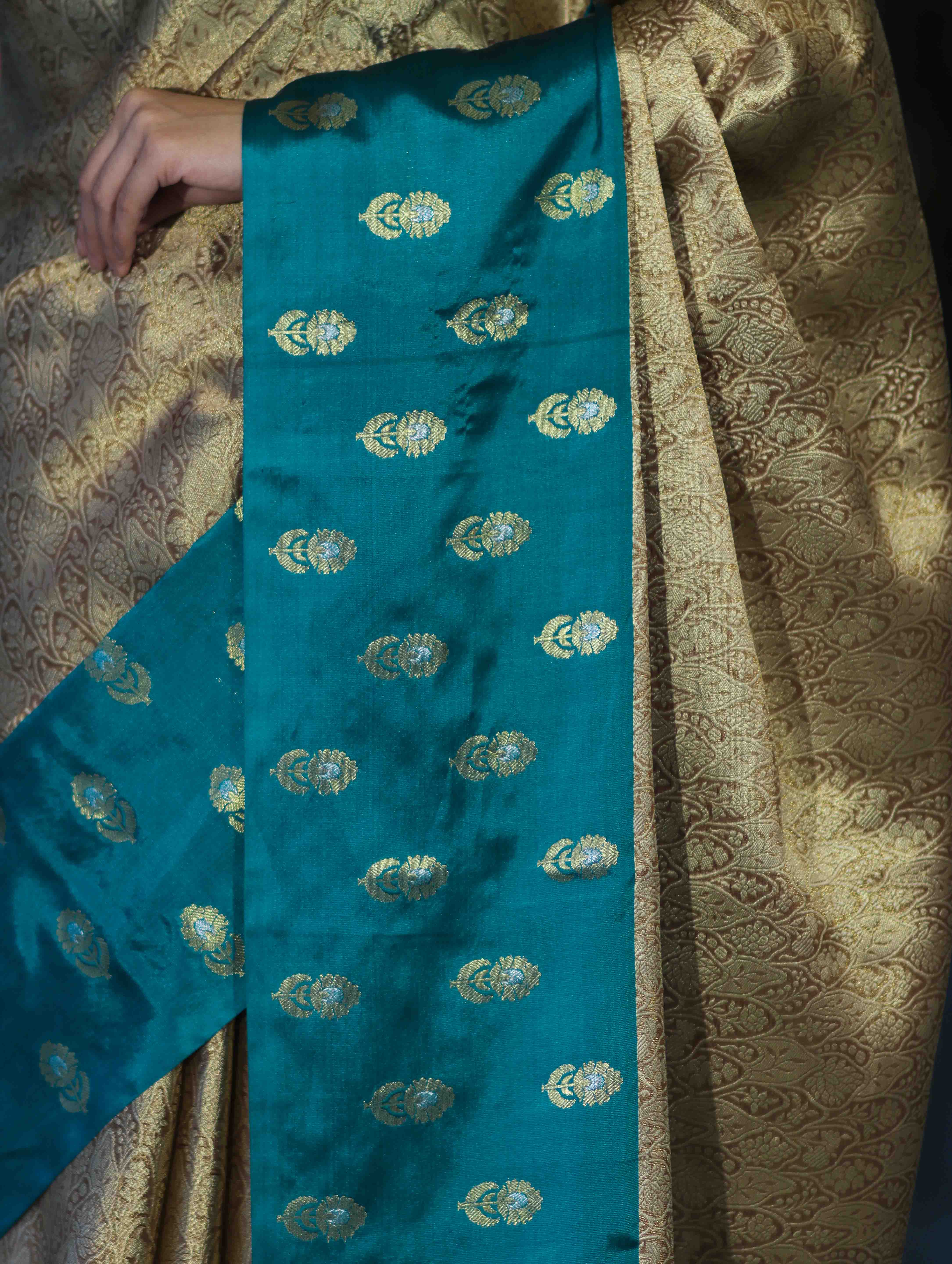Banarasee Handloom Soft Silk Saree With Zari Weaving & Contrast Border-Gold & Green