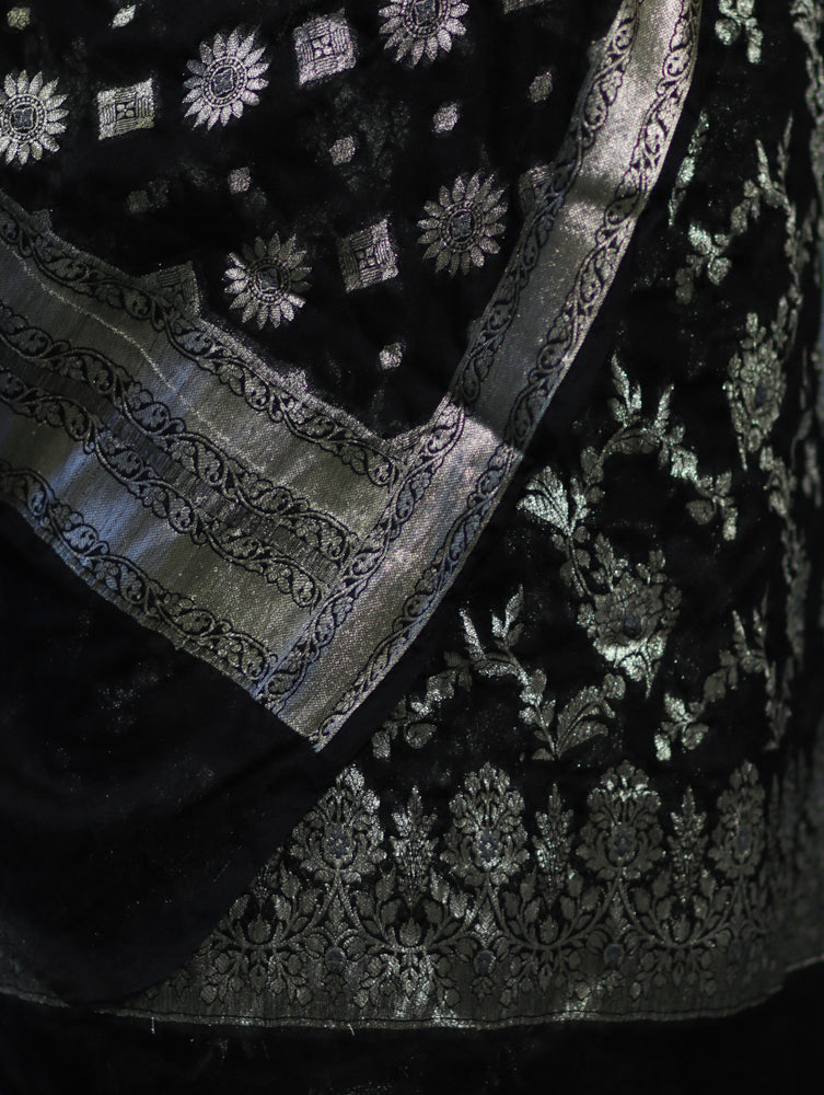 Banarasee Zari Work Chiffon Salwar Kameez Fabric With Dupatta Set-Black