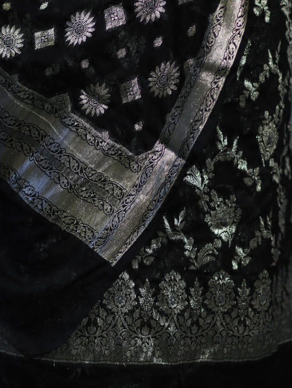 Banarasee Zari Work Chiffon Salwar Kameez Fabric With Dupatta Set-Black
