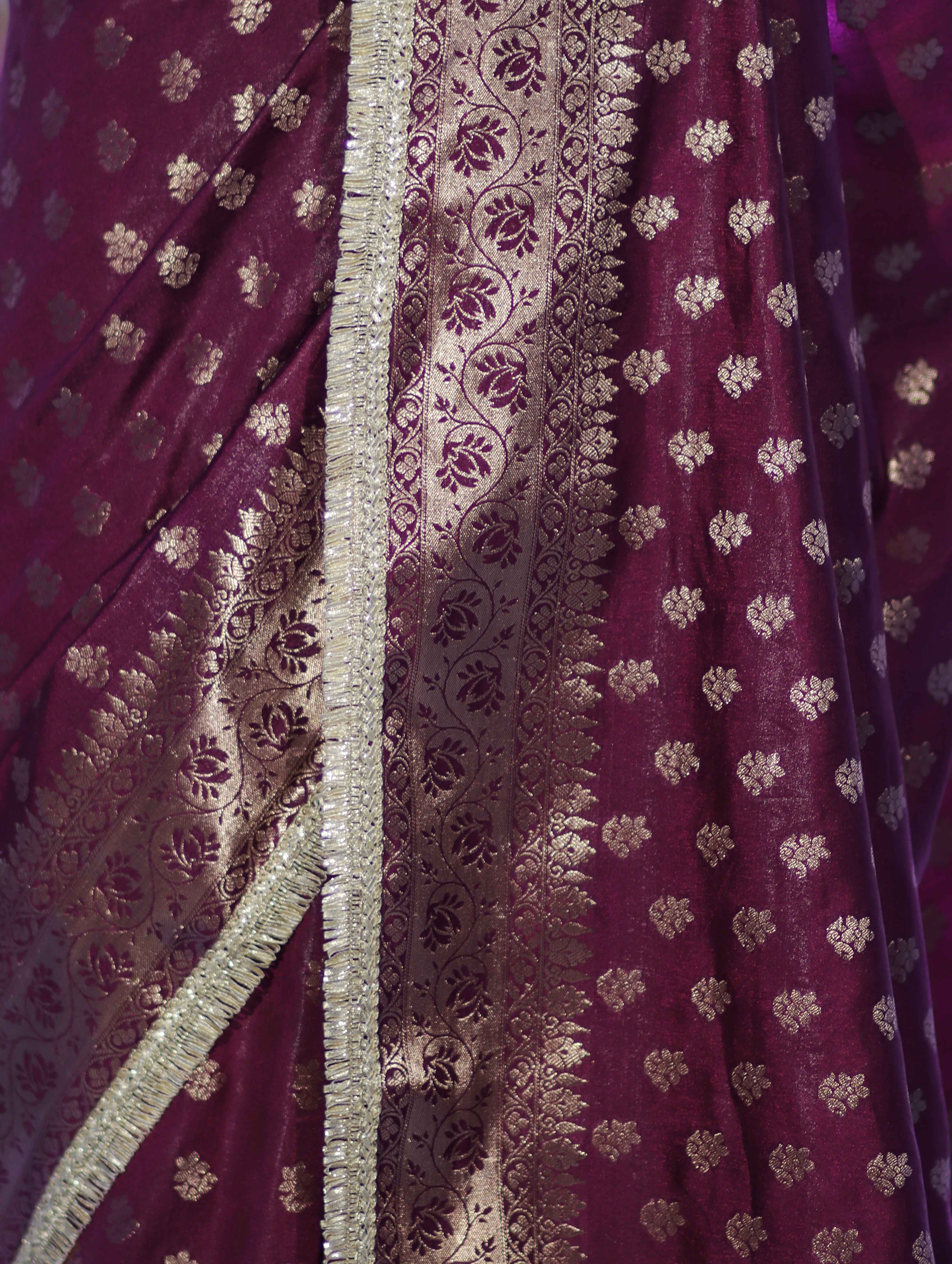 Banarasee Handloom Semi Silk Saree With Zari Buti Design & Lace Border-Wine