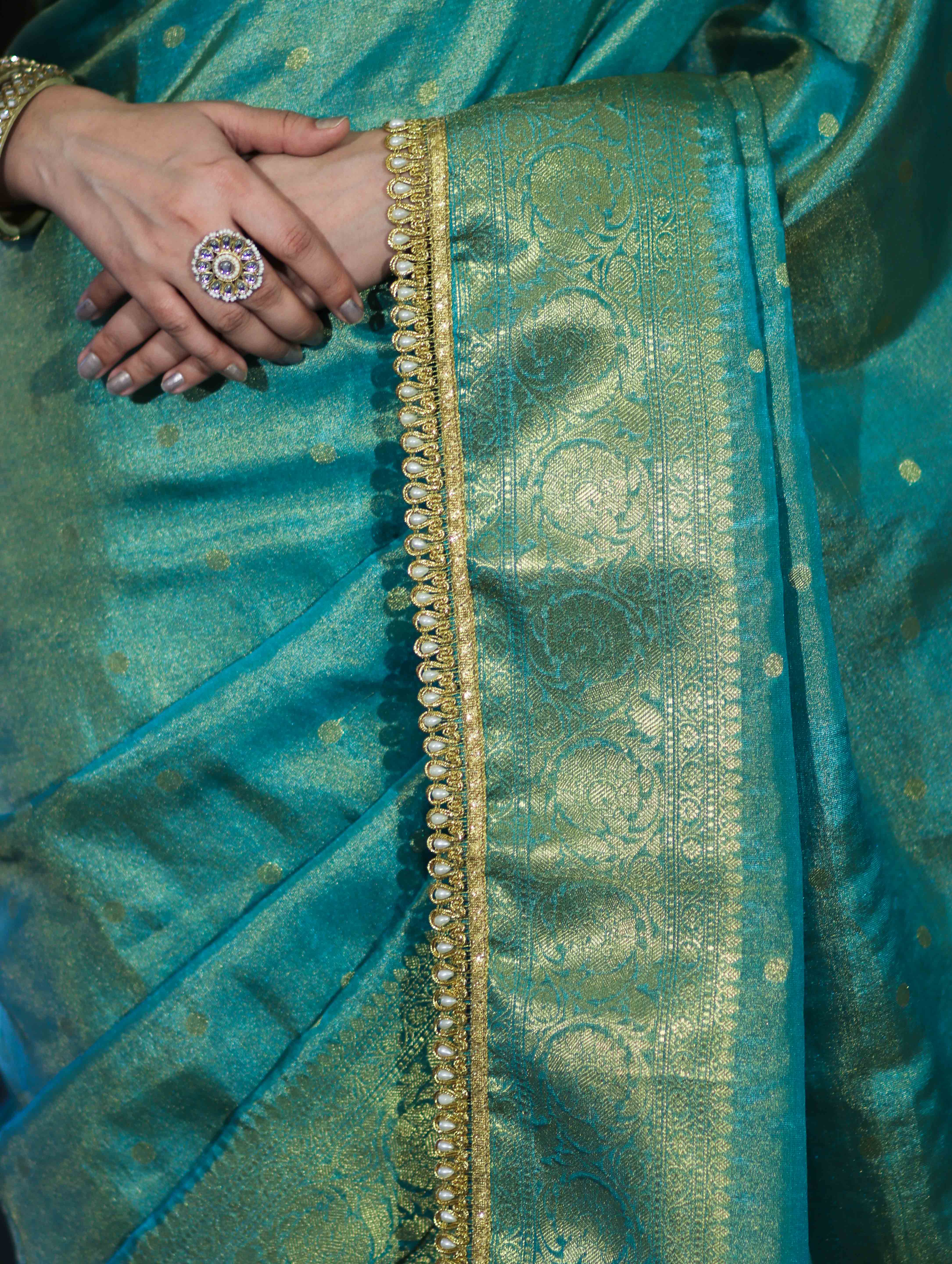 Banarasee Handloom Shimmer Silk Saree With Buti Design Floral Border & Lace-Turquoise Green