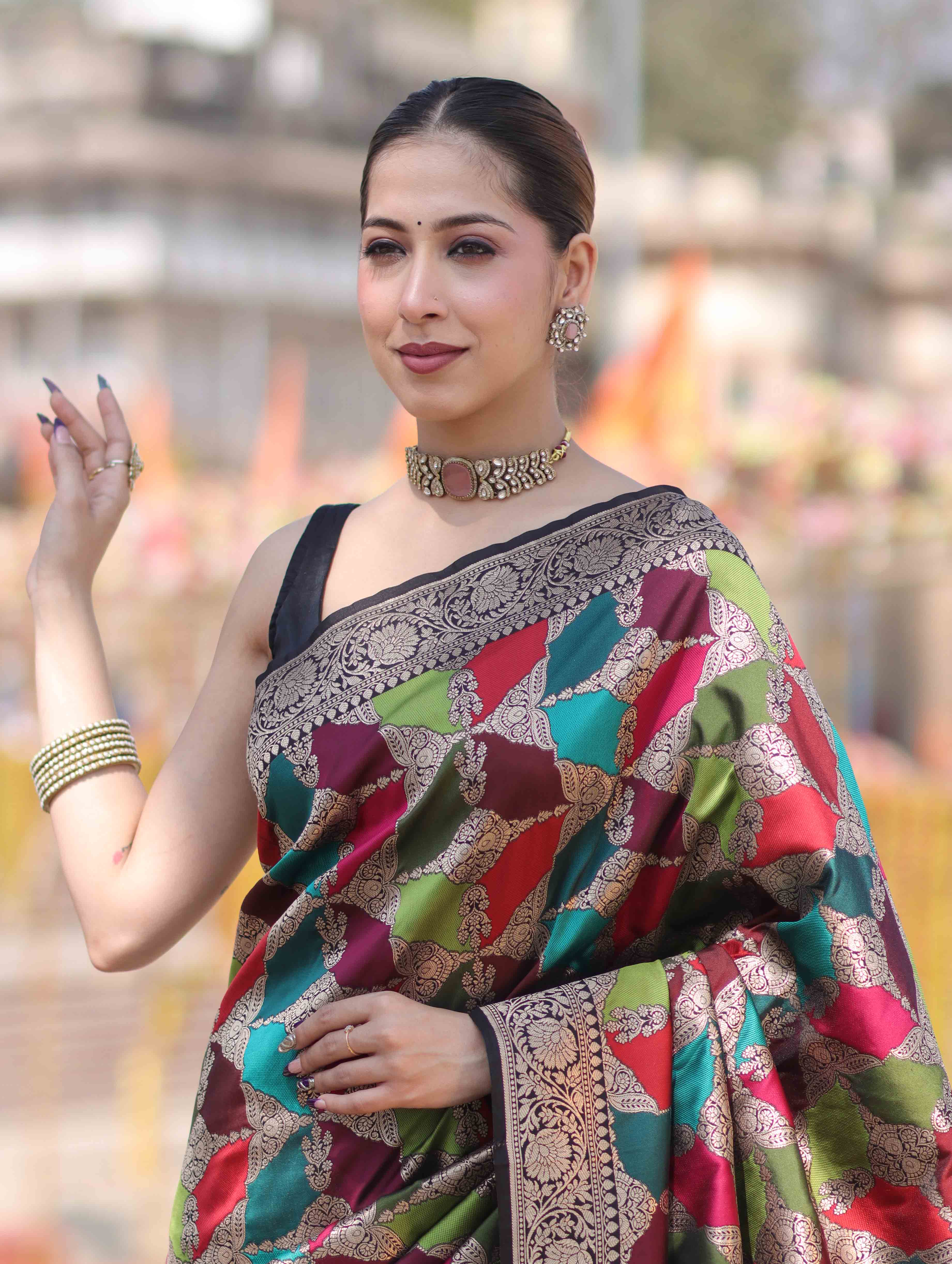 Banarasee Handwoven Semi Katan Saree With Rangkat Design & Gold Zari Work-Black