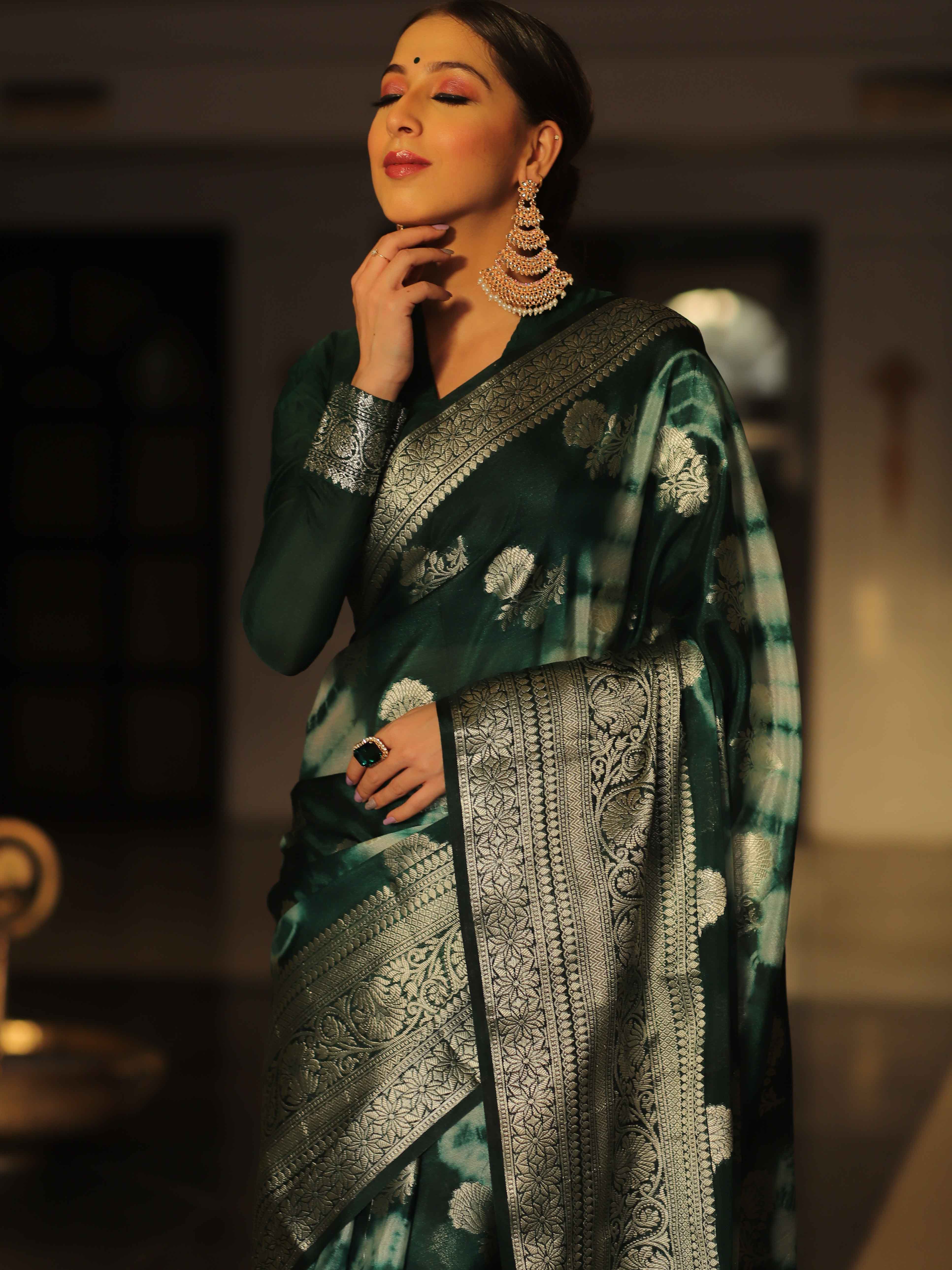 Banarasee Handwoven Soft Semi Silk Saree With Shibori Design-Green & White