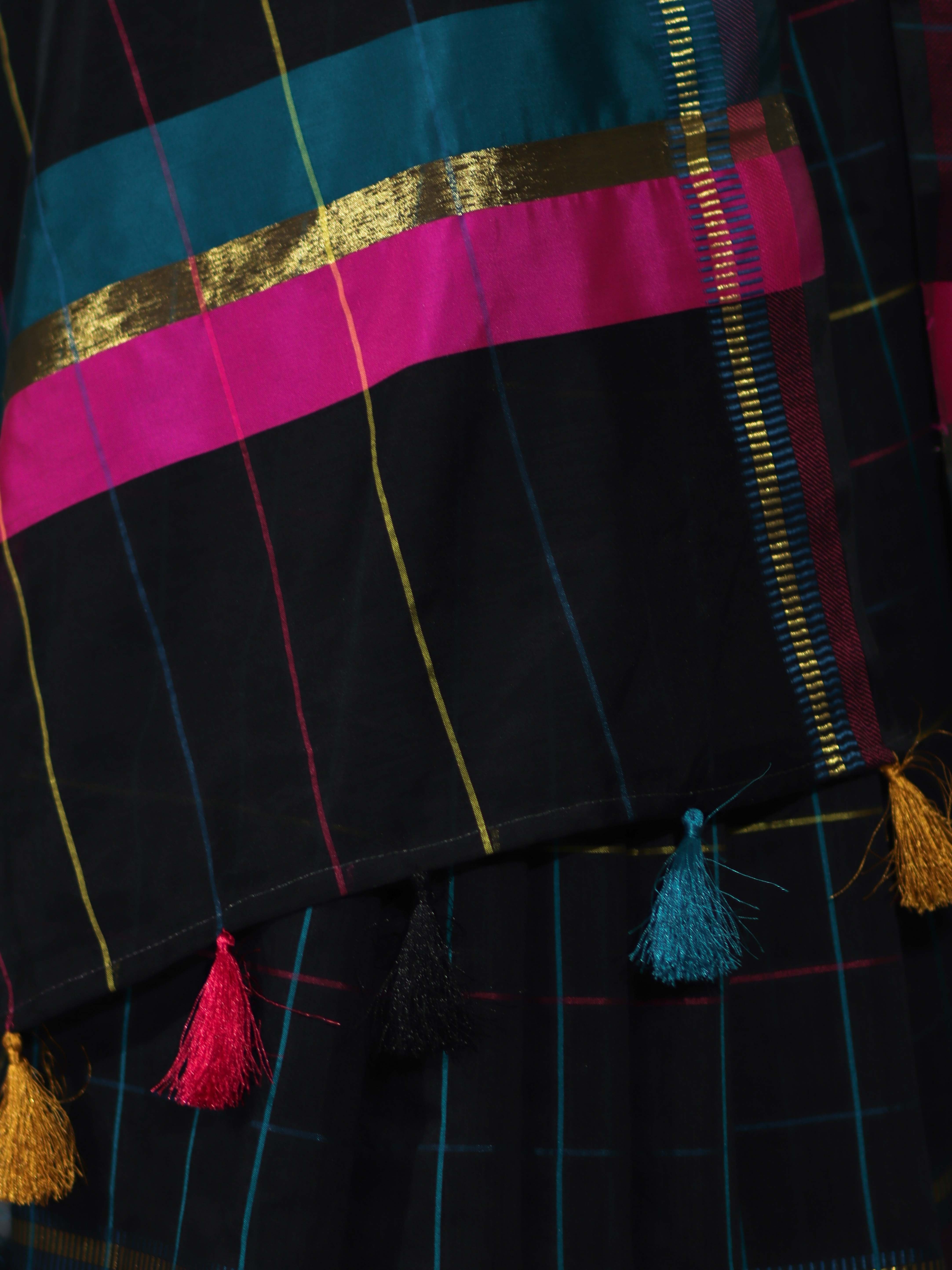 Banarasee Handloom Cotton Silk Saree With Checks Pattern & Contrast Border-Black