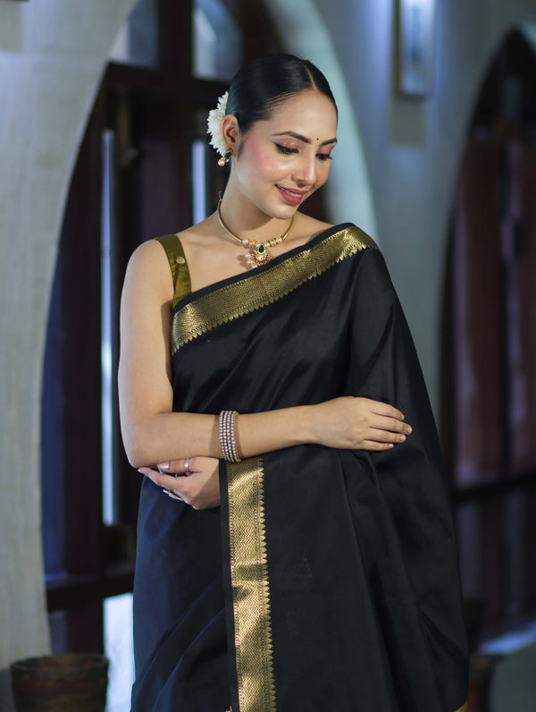 Banarasee Handloom Cotton Silk Plain Saree With Contrast Pallu & Border-Black & Gold