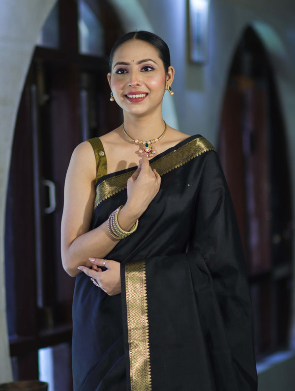 Banarasee Handloom Cotton Silk Plain Saree With Contrast Pallu & Border-Black & Gold