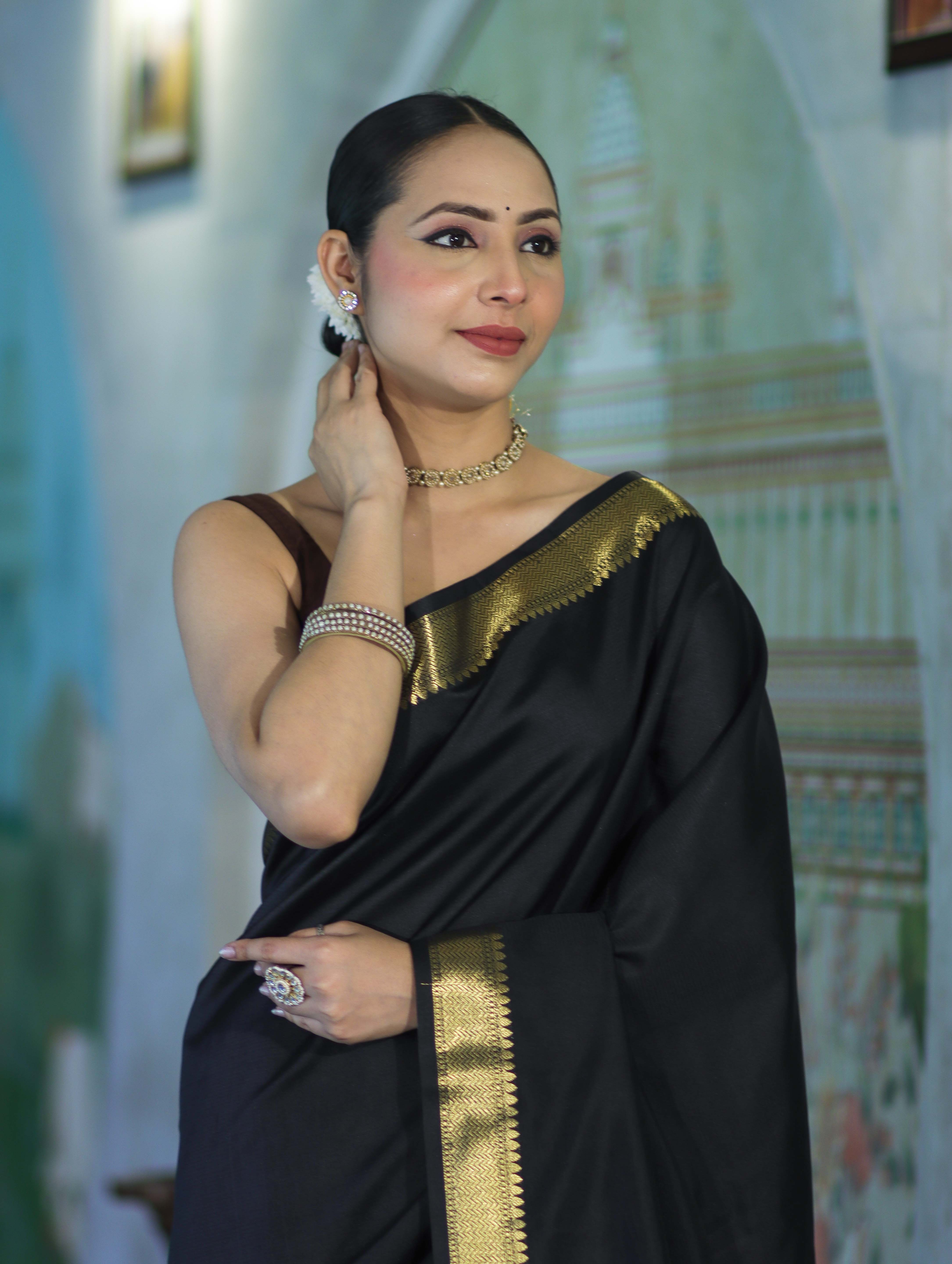 Banarasee Handloom Cotton Silk Plain Saree With Contrast Pallu & Border-Black & Brown