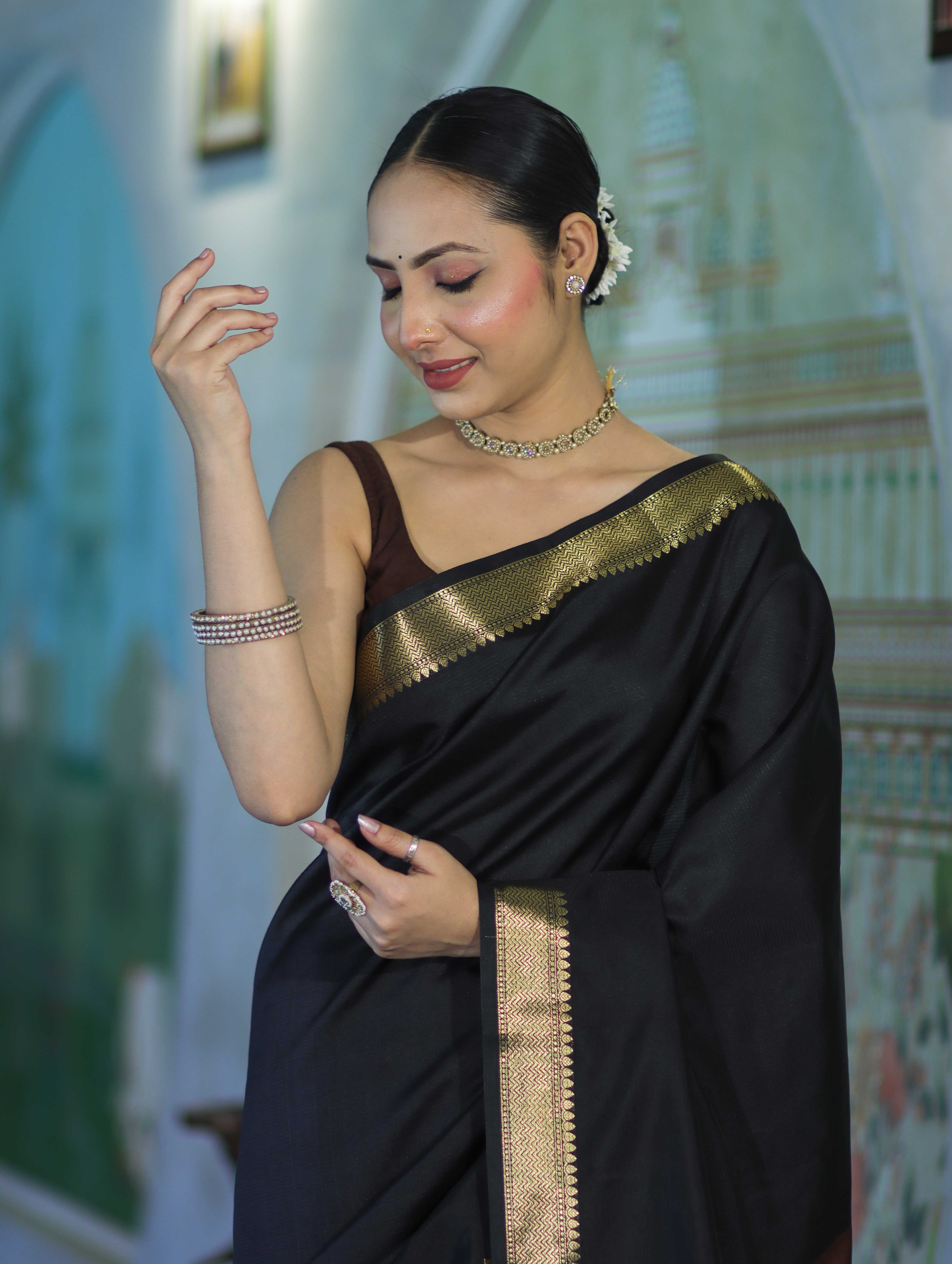 Banarasee Handloom Cotton Silk Plain Saree With Contrast Pallu & Border-Black & Brown