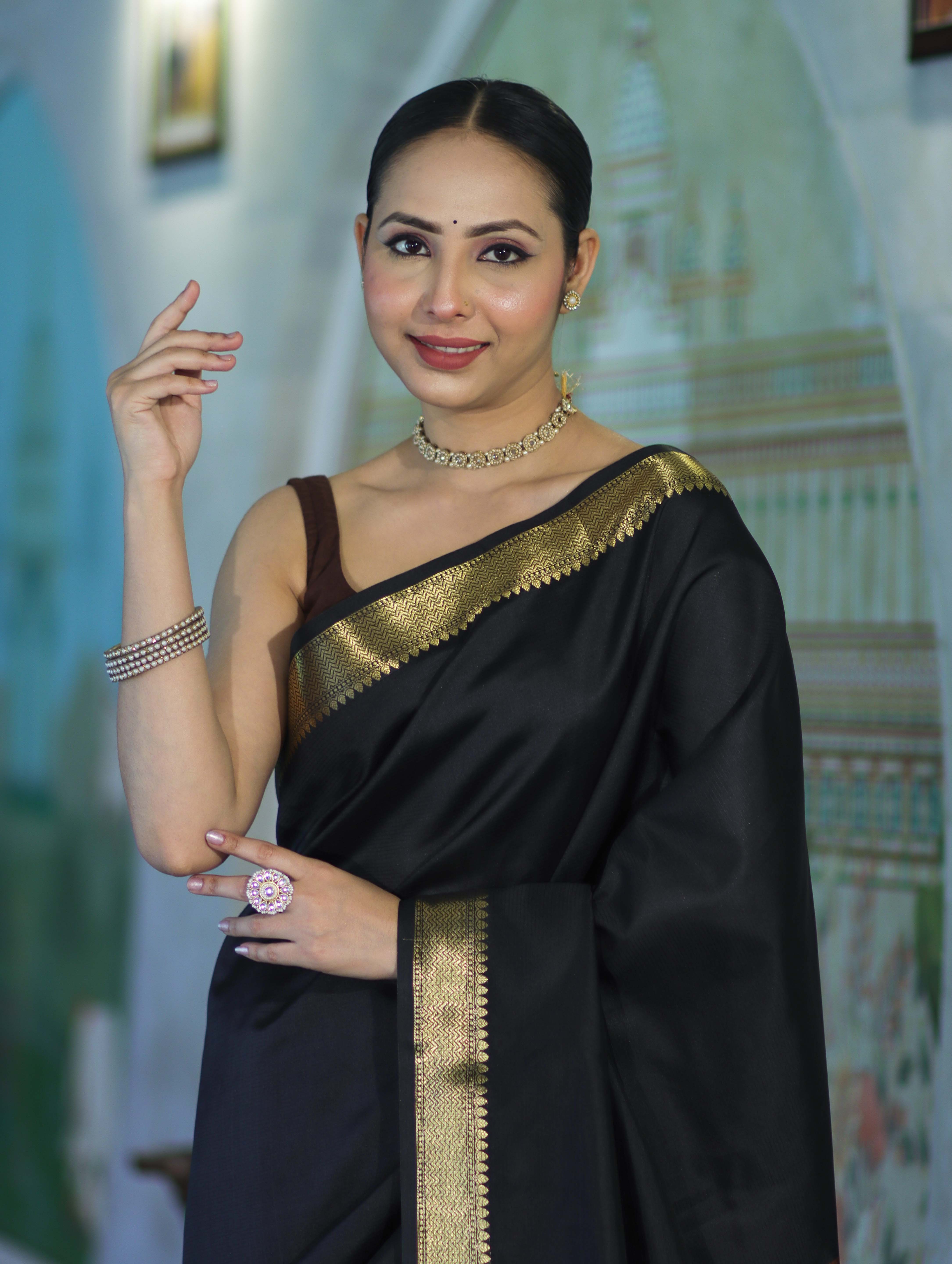 Banarasee Handloom Cotton Silk Plain Saree With Contrast Pallu & Border-Black & Brown
