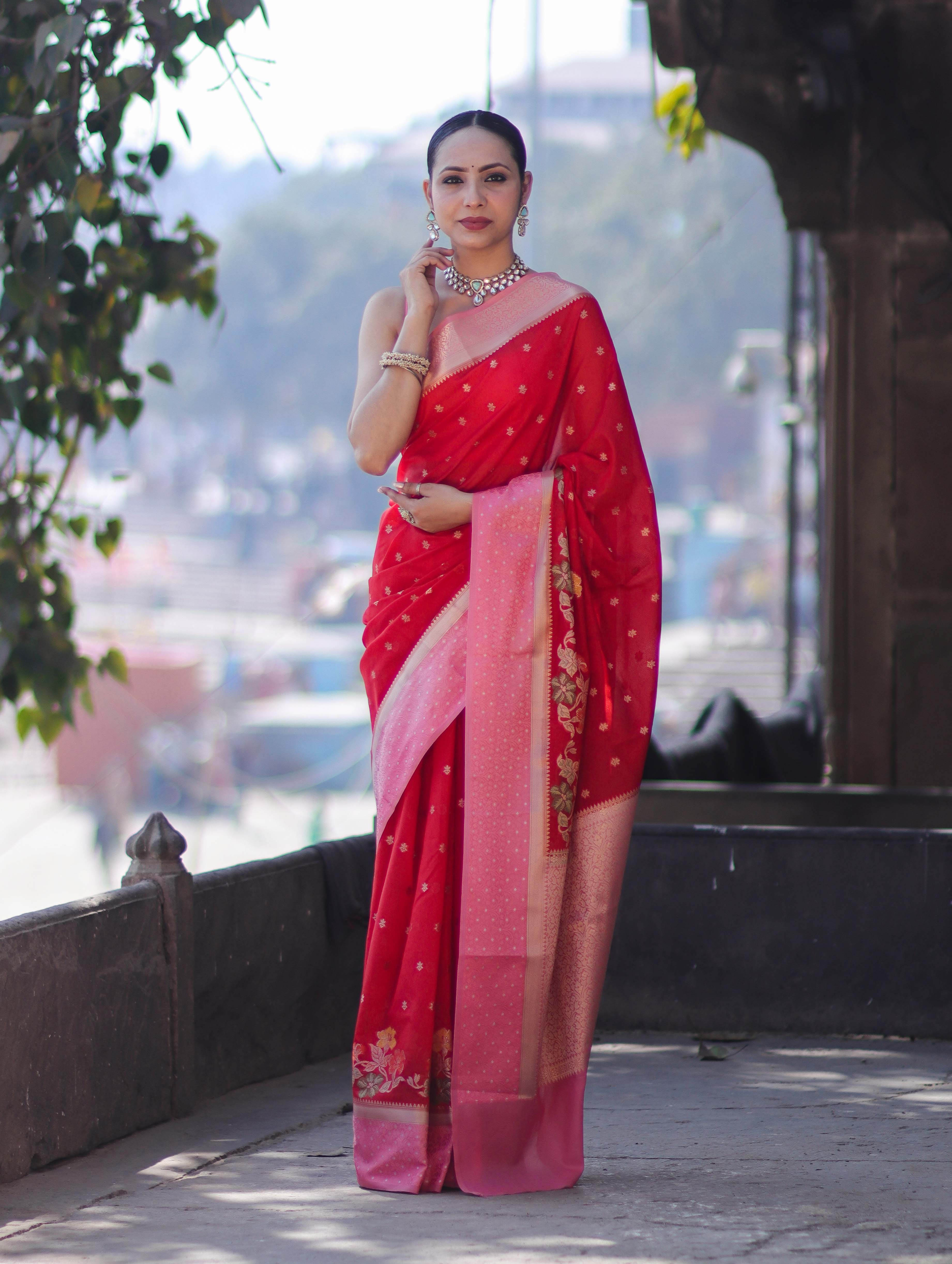 Banarasee Handloom Dupion Silk Saree With Zari Buti Design & Contrast Border-Red & Light Pink