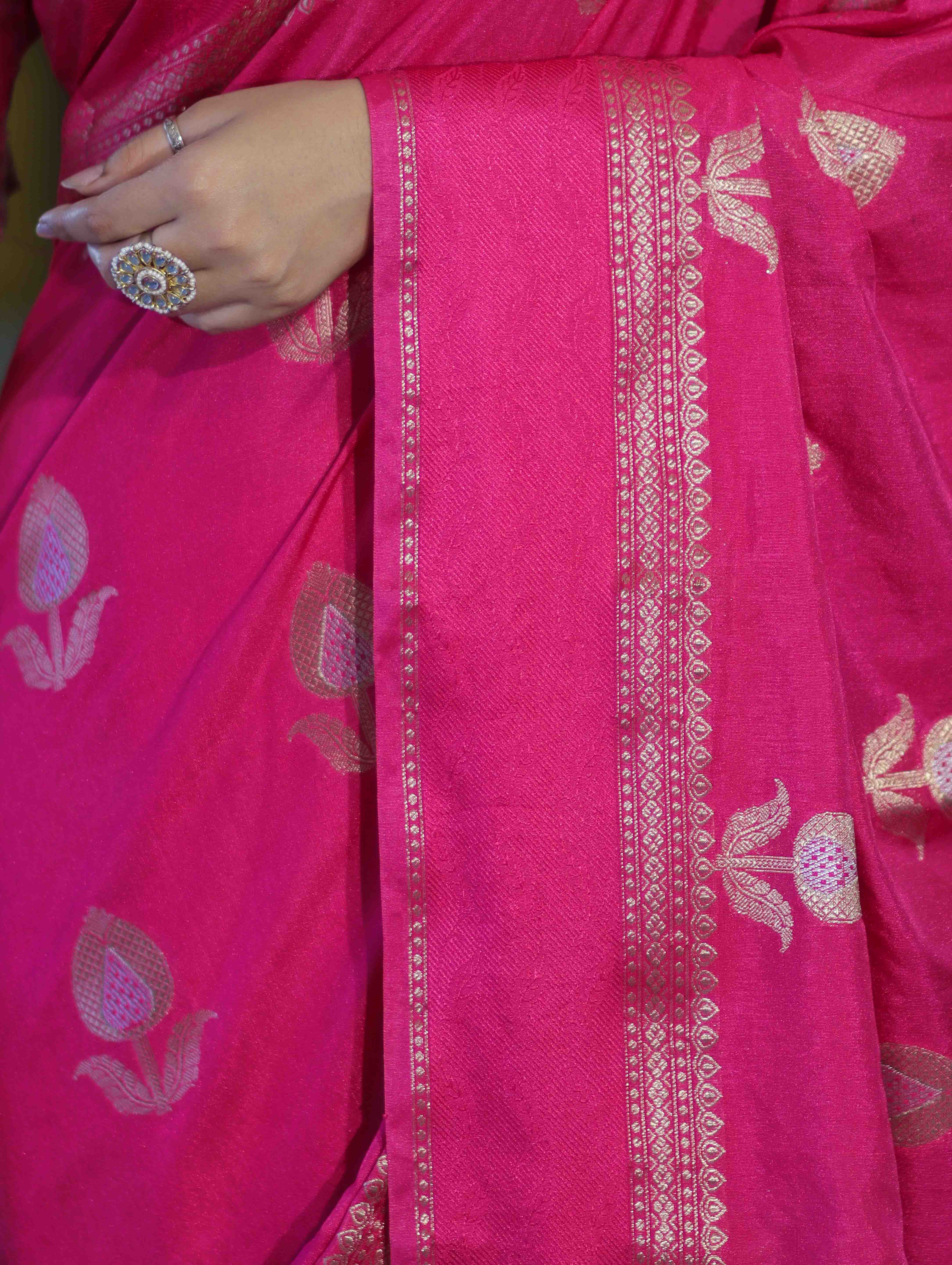 Banarasee Handloom Semi Silk Saree With Buta Design & Plain Border-Magenta