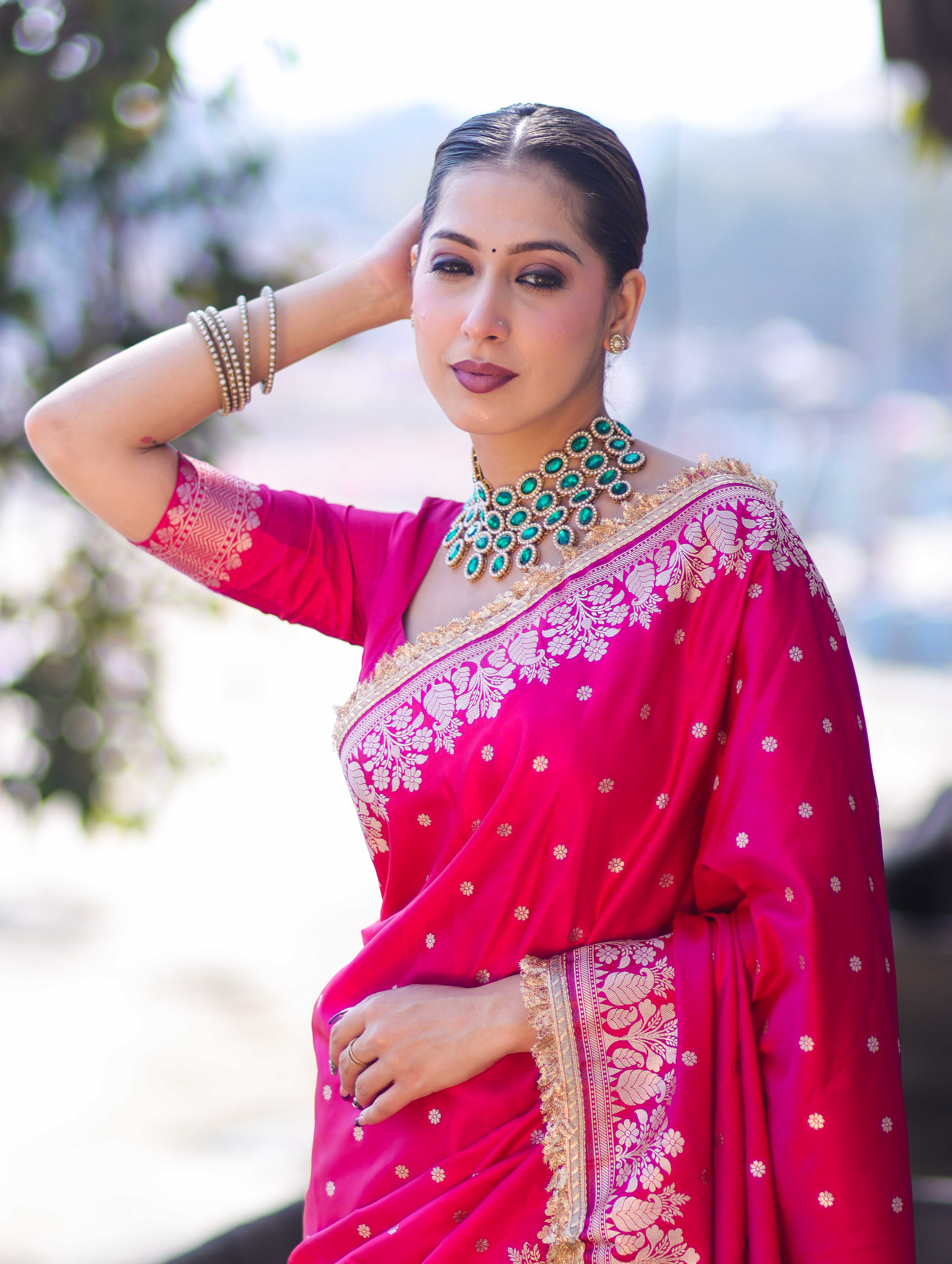 Banarasee Handloom Mashru Silk Saree With Buti Design Floral Zari Border & Lace-Fuchsia Pink