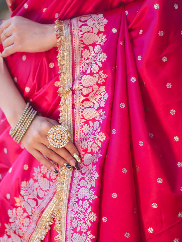 Banarasee Handloom Mashru Silk Saree With Buti Design Floral Zari Border & Lace-Fuchsia Pink