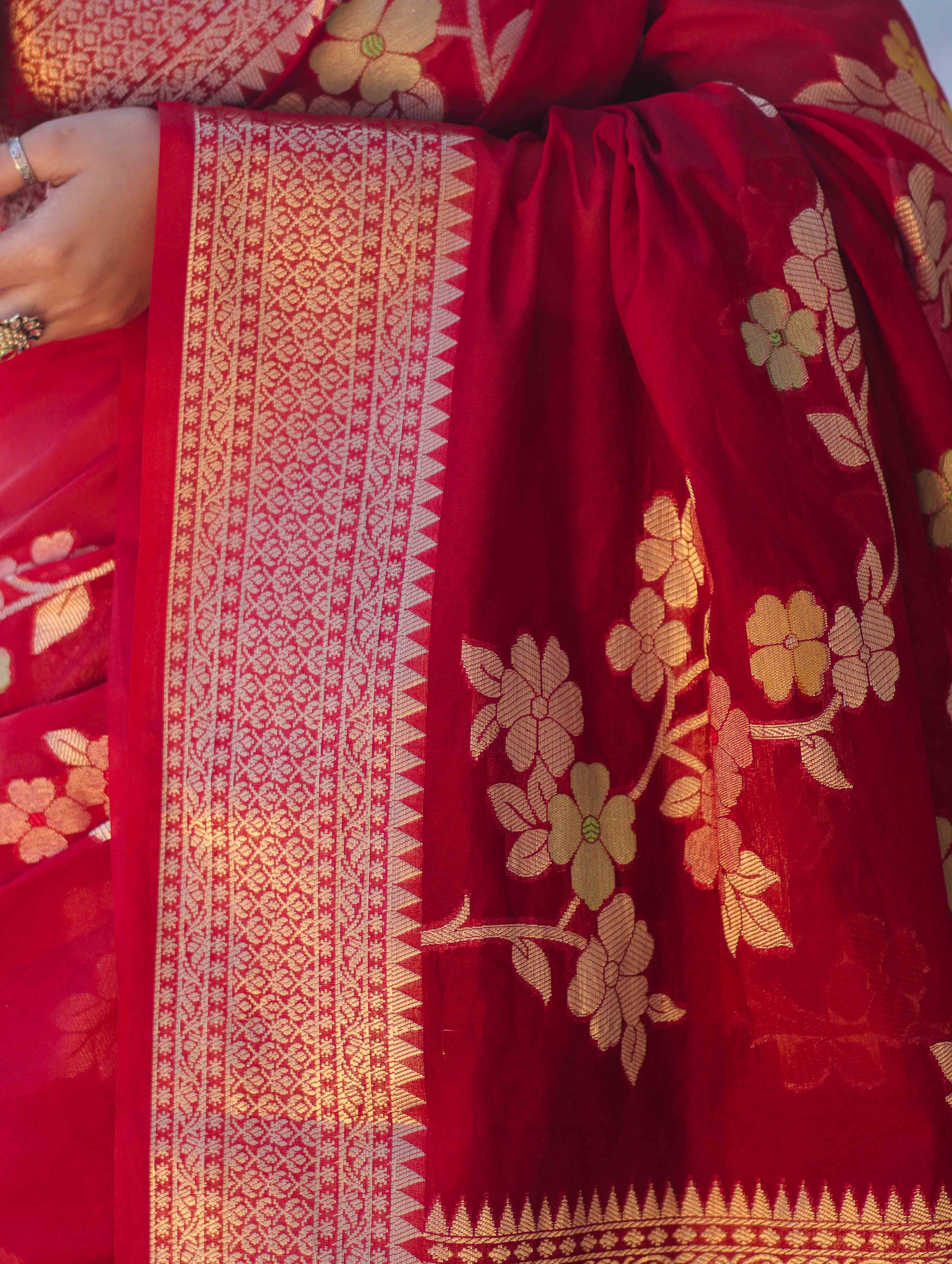 Banarasee Semi Chiffon Saree With Floral Zari Work & Border-Maroon