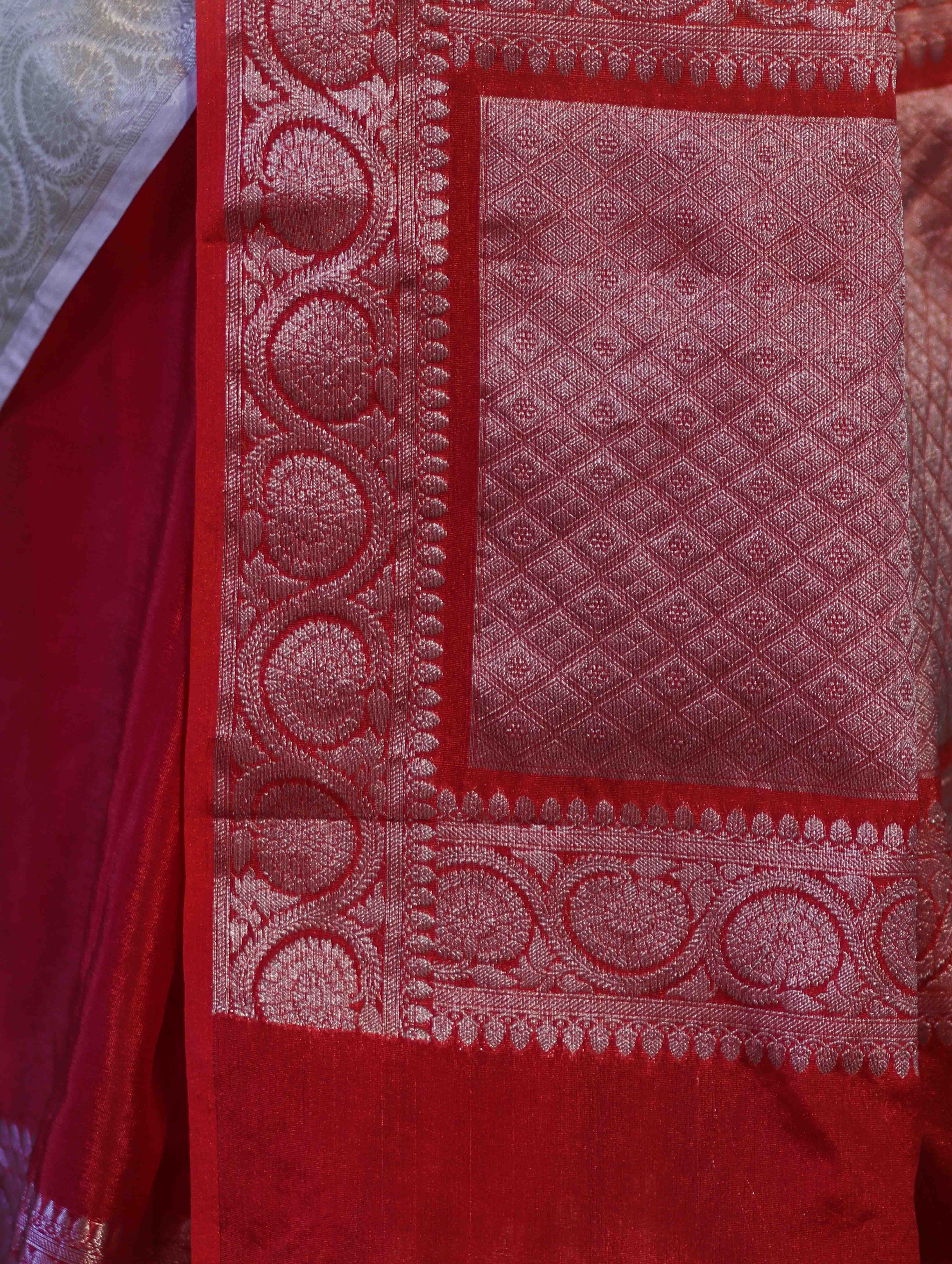 Banarasee Semi Chiffon Saree With Buti Design & Zari Border-Red & White