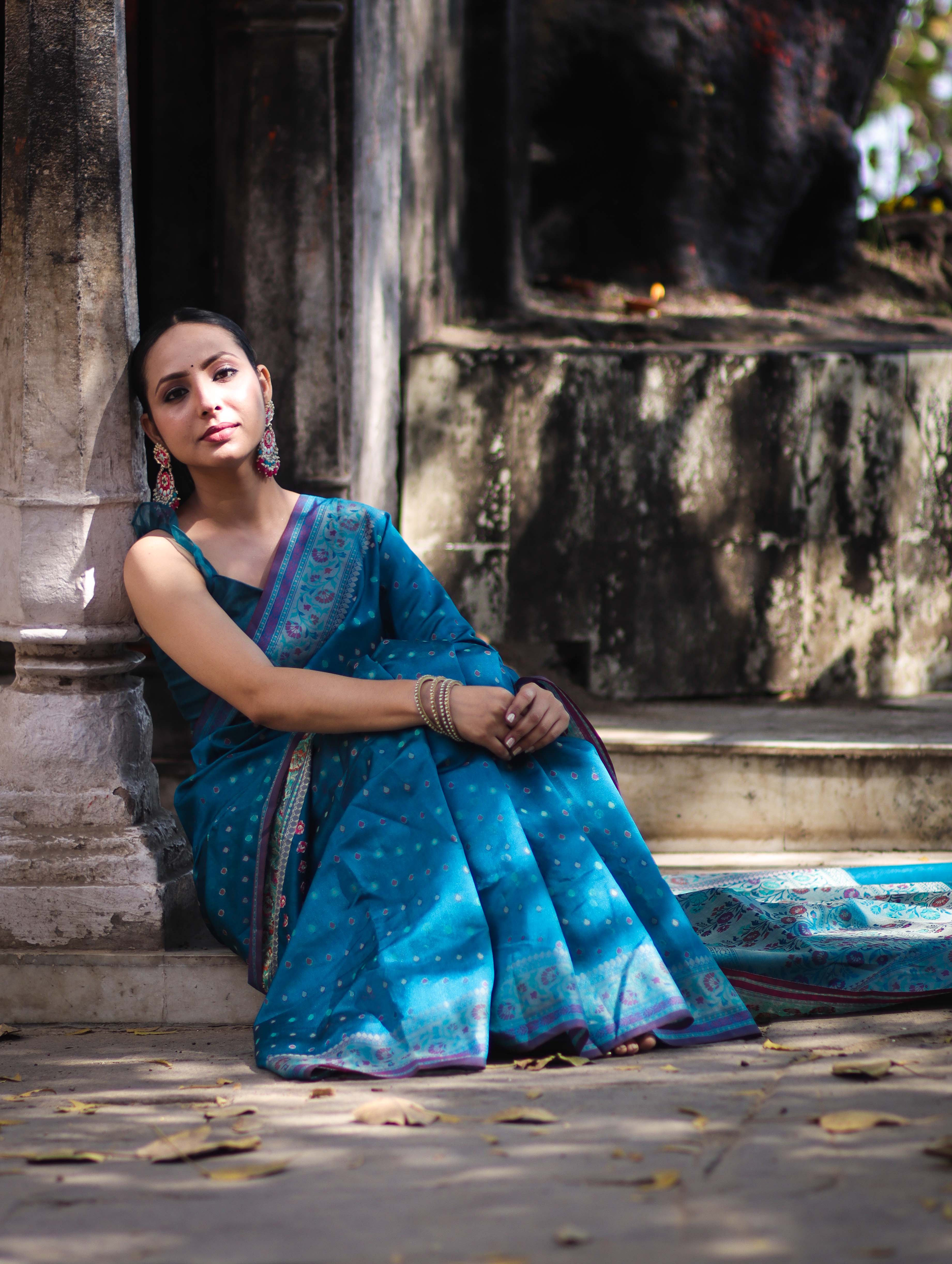 Banarasee Semi Chiffon Saree With Zari Buti Design & Contrast Border-Blue