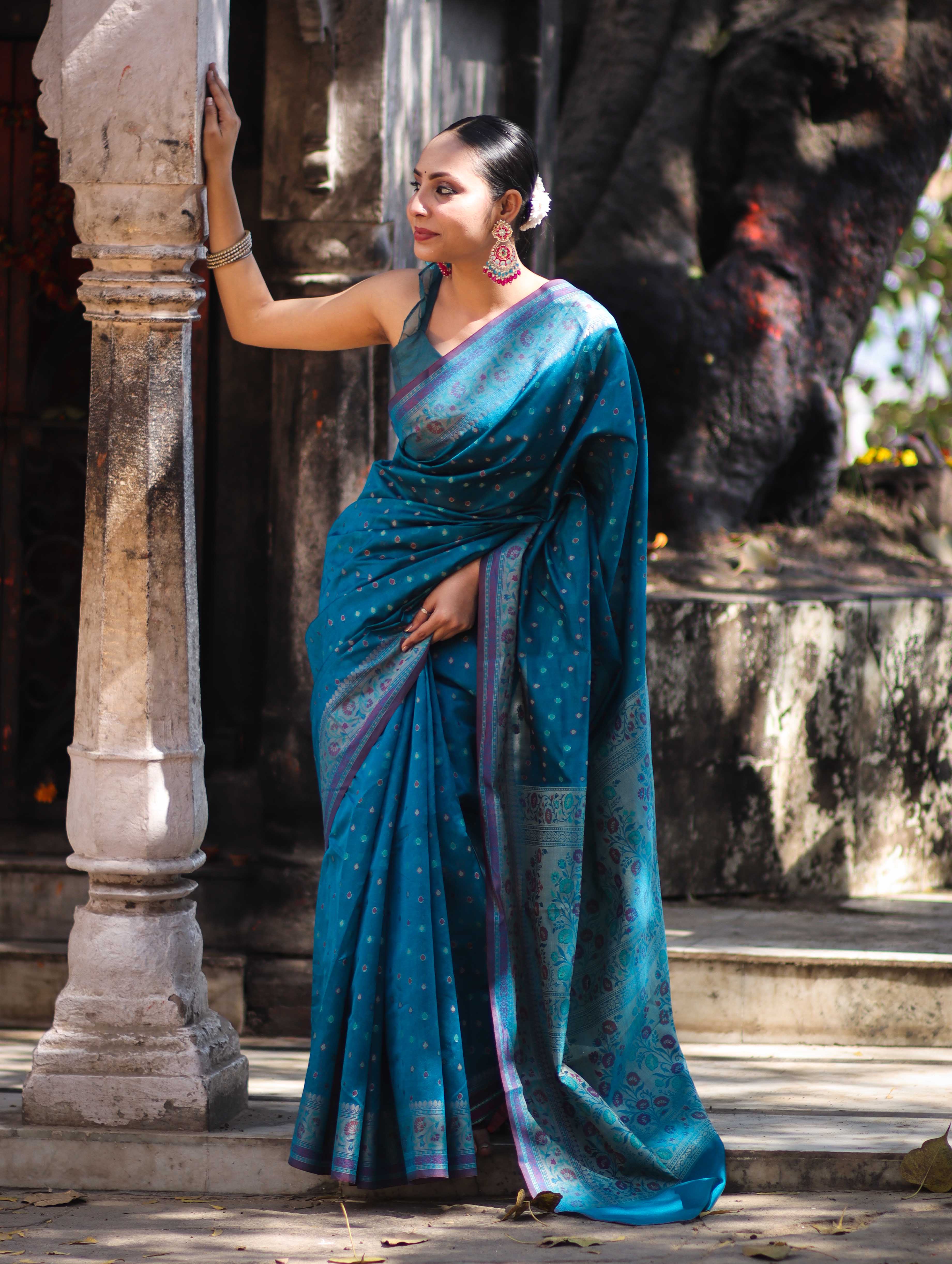 Banarasee Semi Chiffon Saree With Zari Buti Design & Contrast Border-Blue