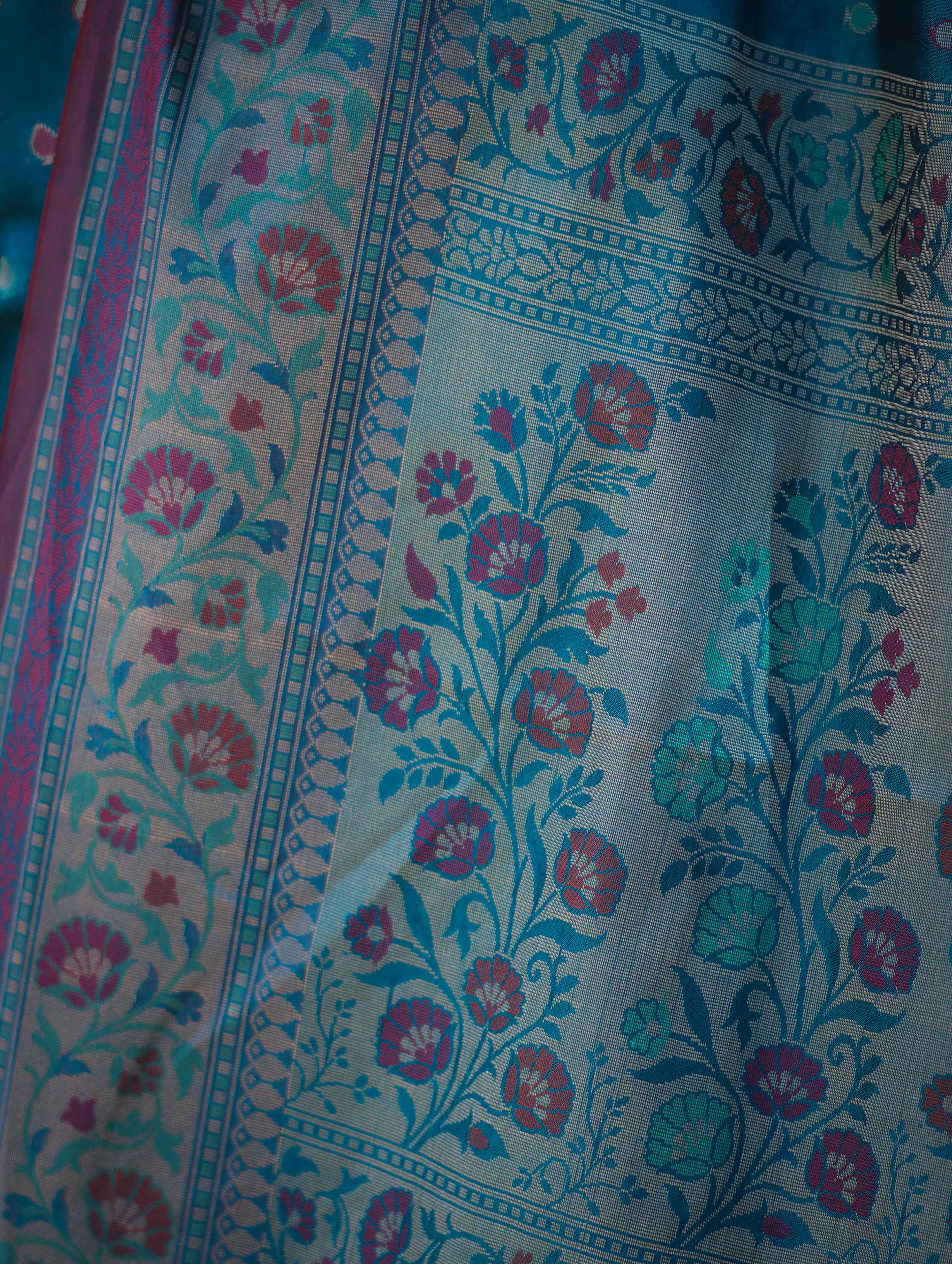 Banarasee Semi Chiffon Saree With Zari Buti Design & Contrast Border-Blue
