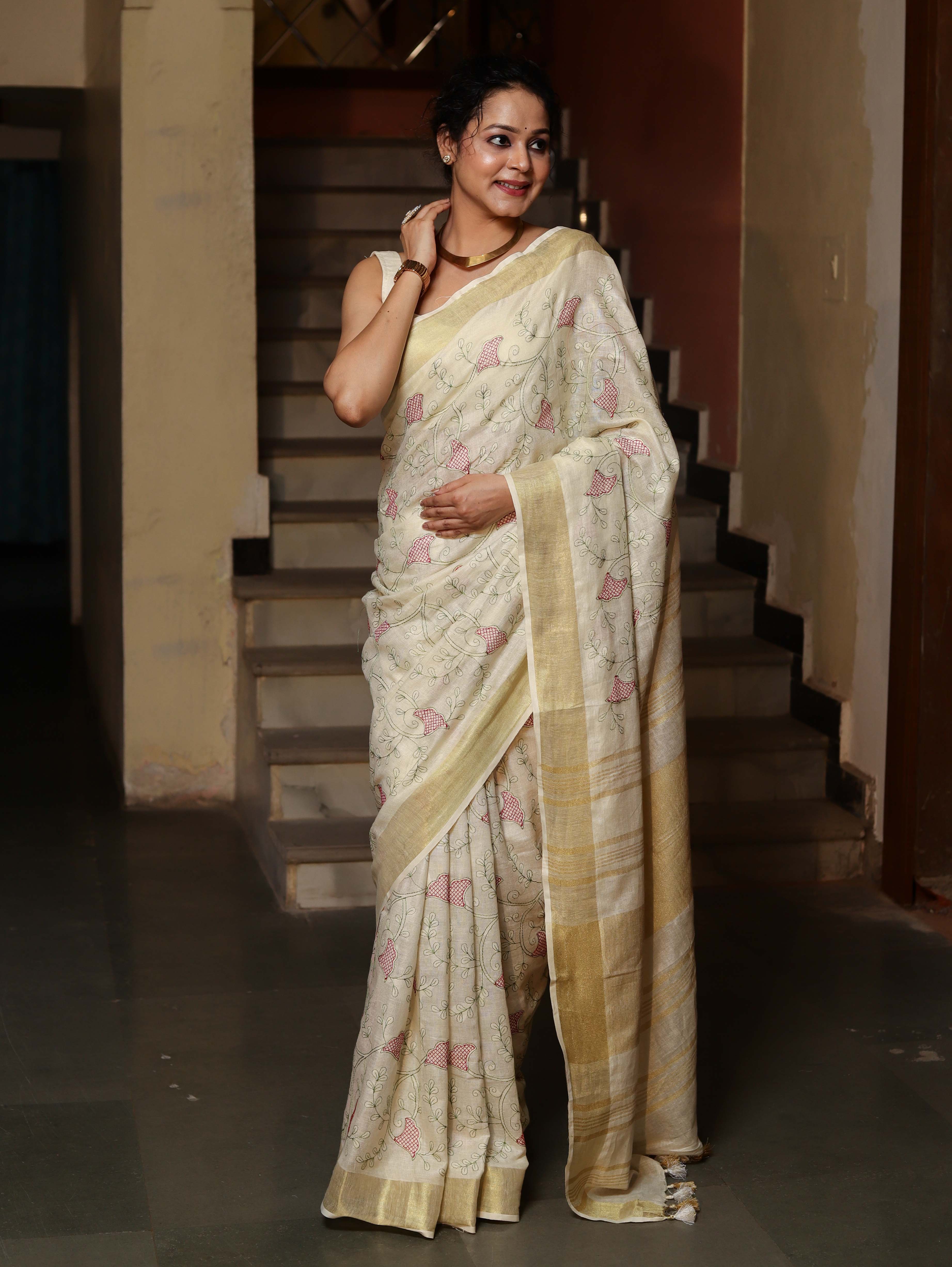 Bhagalpur Handloom Pure Linen Saree With Floral Thread Embroidery-Off White
