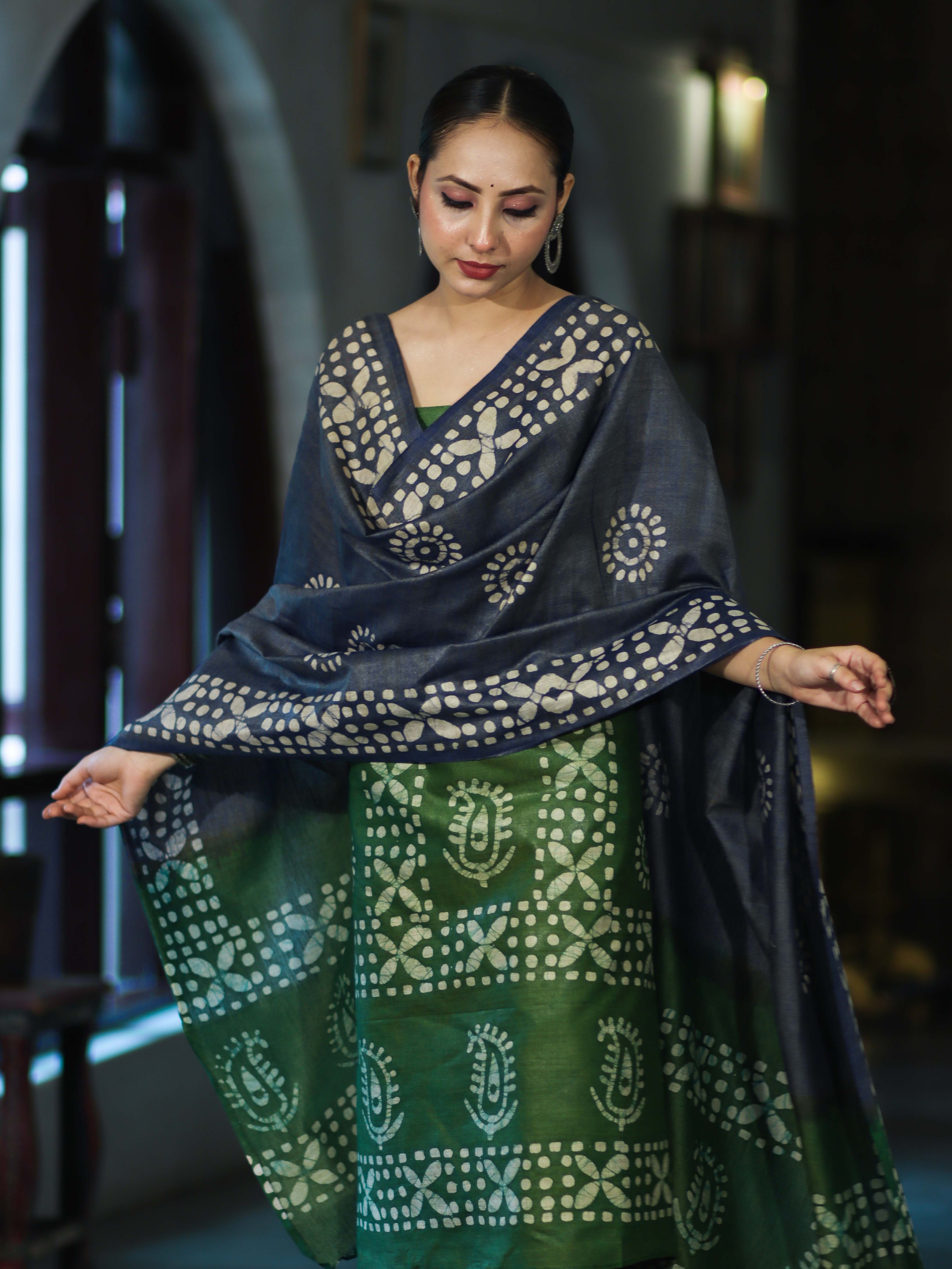 Pure Handloom Khadi Cotton Hand-Dyed Batik Pattern Salwar Kameez Dupatta Set-Blue & Green