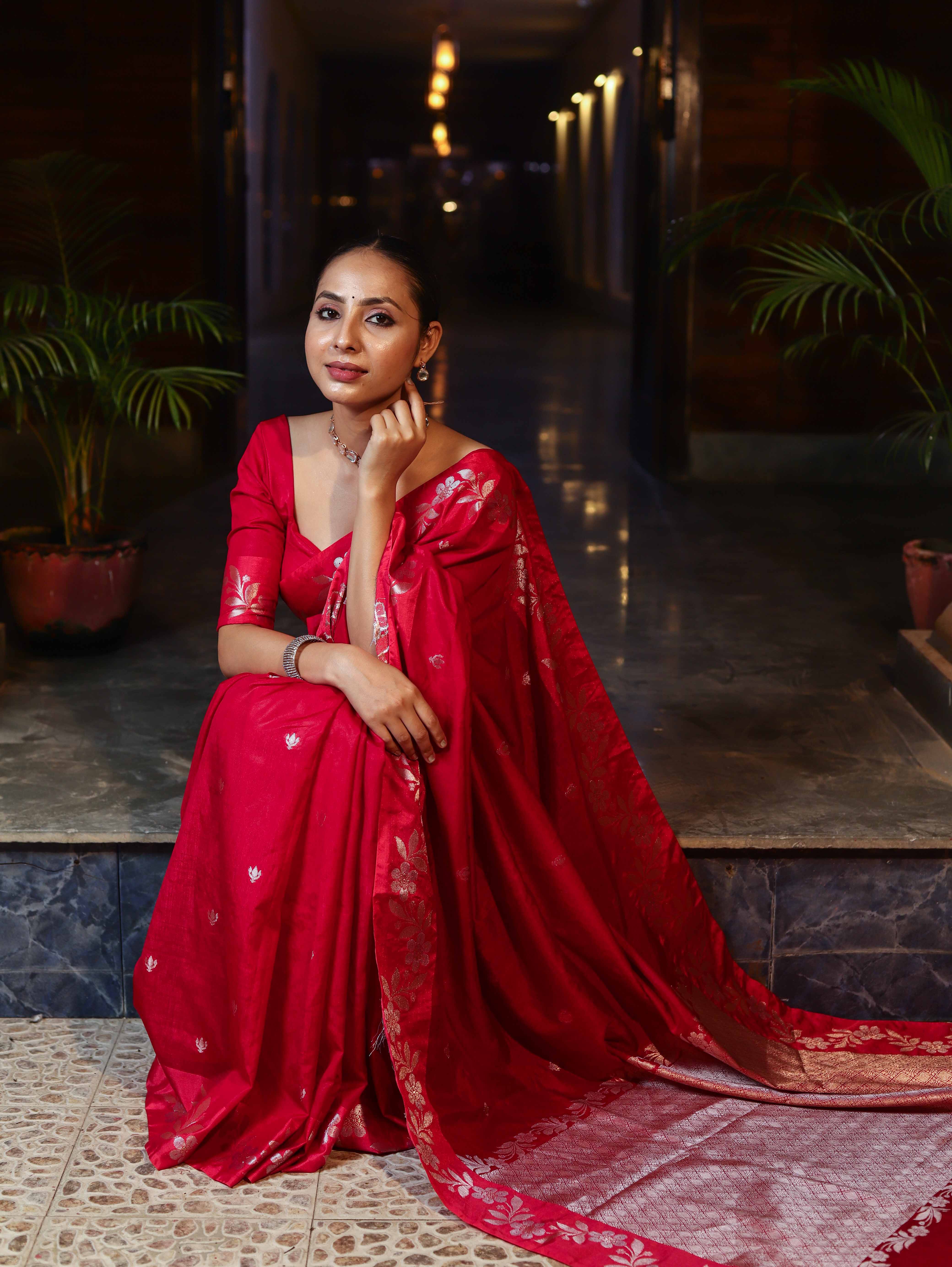 Banarasee Handloom Semi Silk Saree With Sona Rupa Zari Buti Design & Contrast Border-Red & Rose Pink