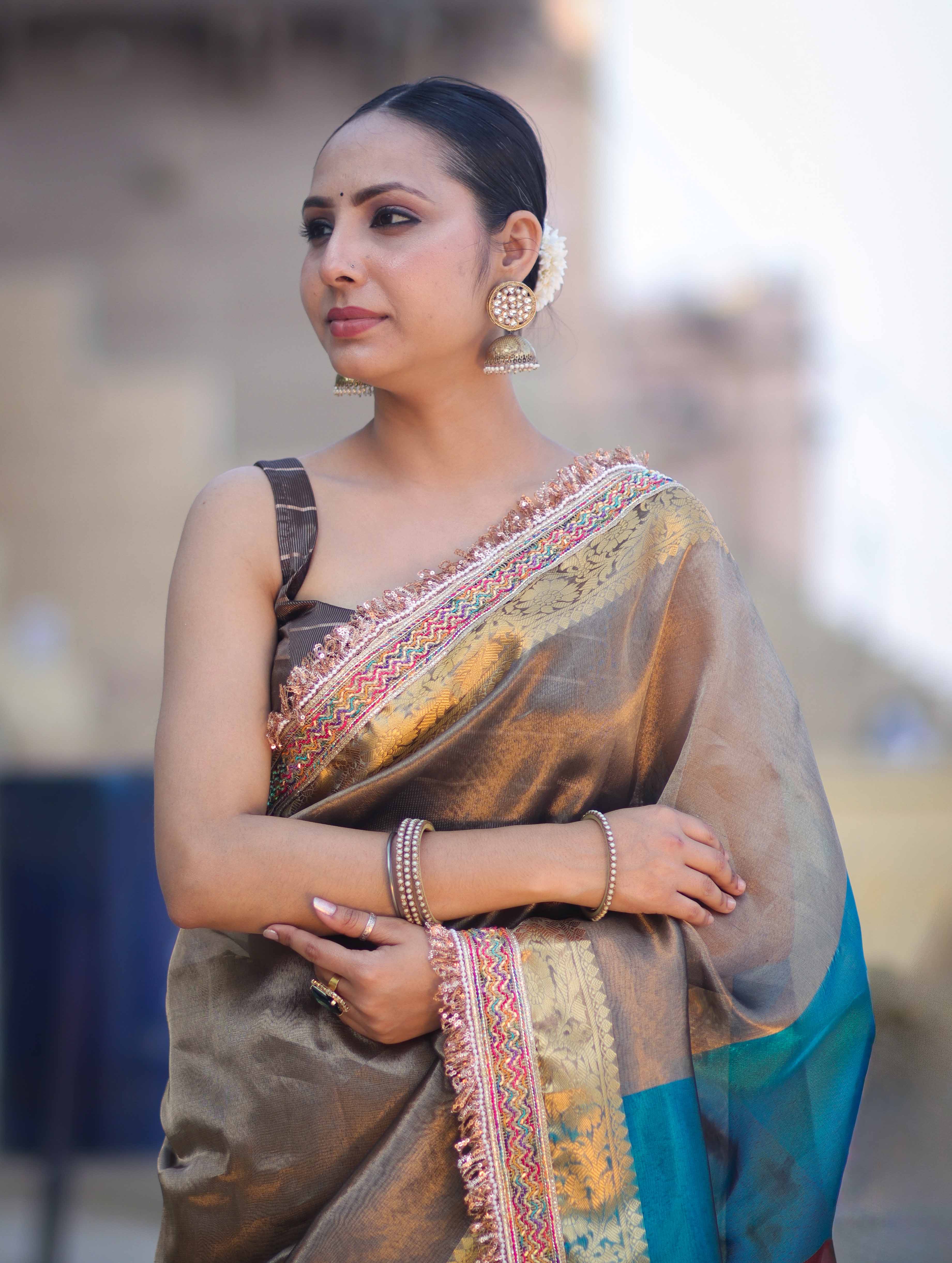 Banarasee Handloom Plain Tissue Saree With Multicolor Pallu Zari Border & Lace-Gold