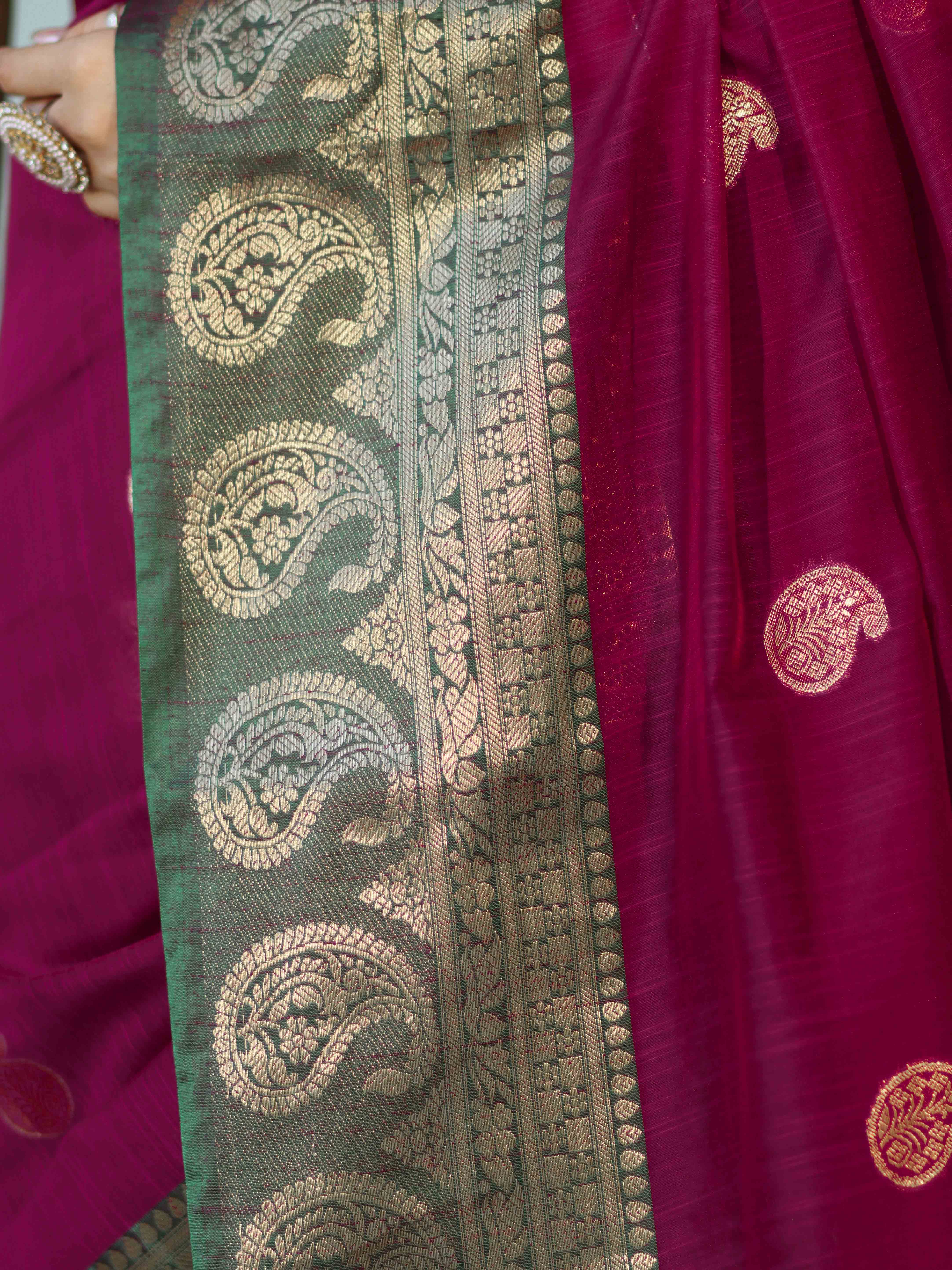 Banarasee Handloom Cotton Silk Saree With Zari Work & Contrast Border-Magenta & Green