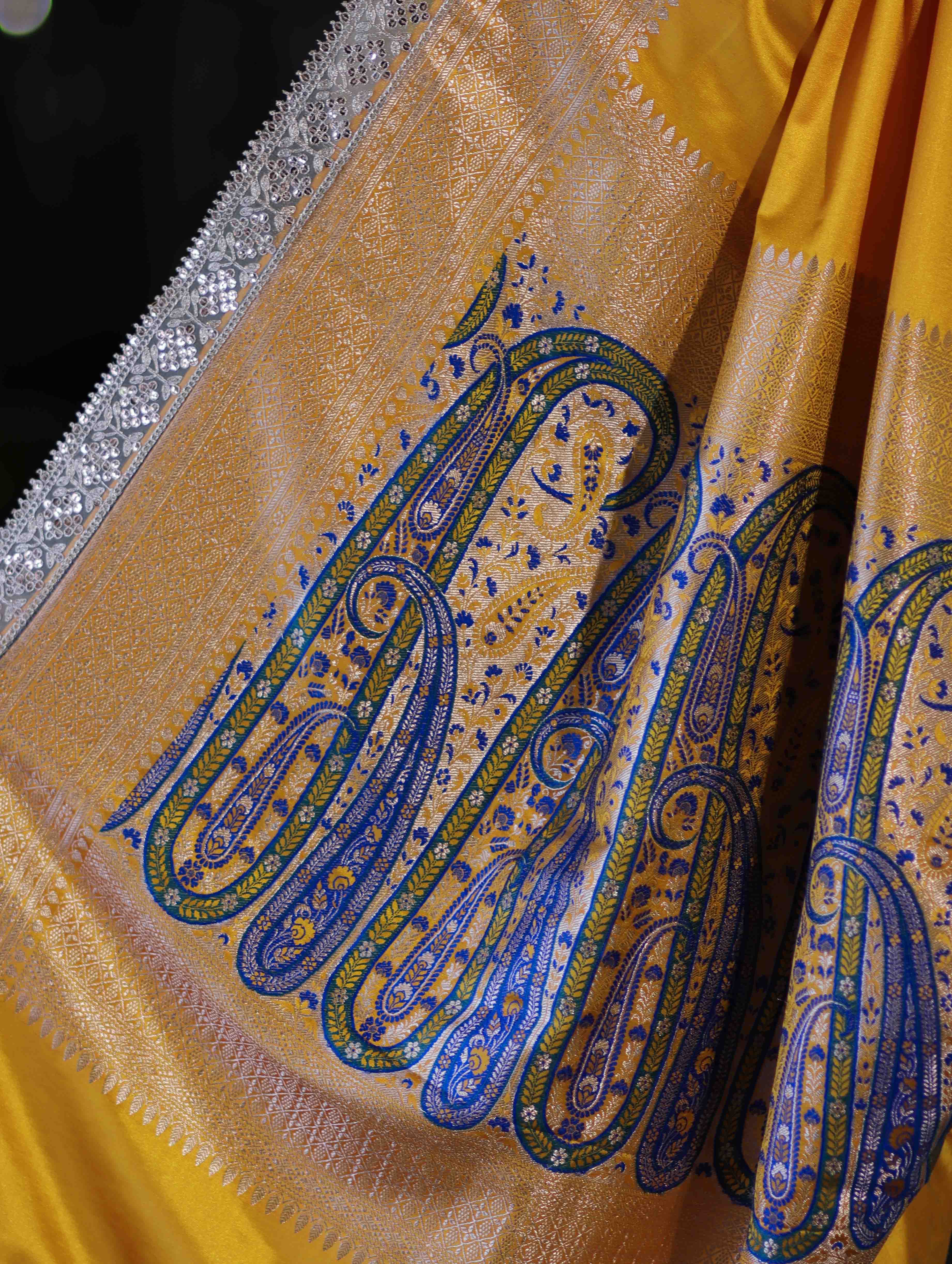Banarasee Handloom Plain Mashru Silk Saree With Lace Border & Meenadar Pallu-Yellow