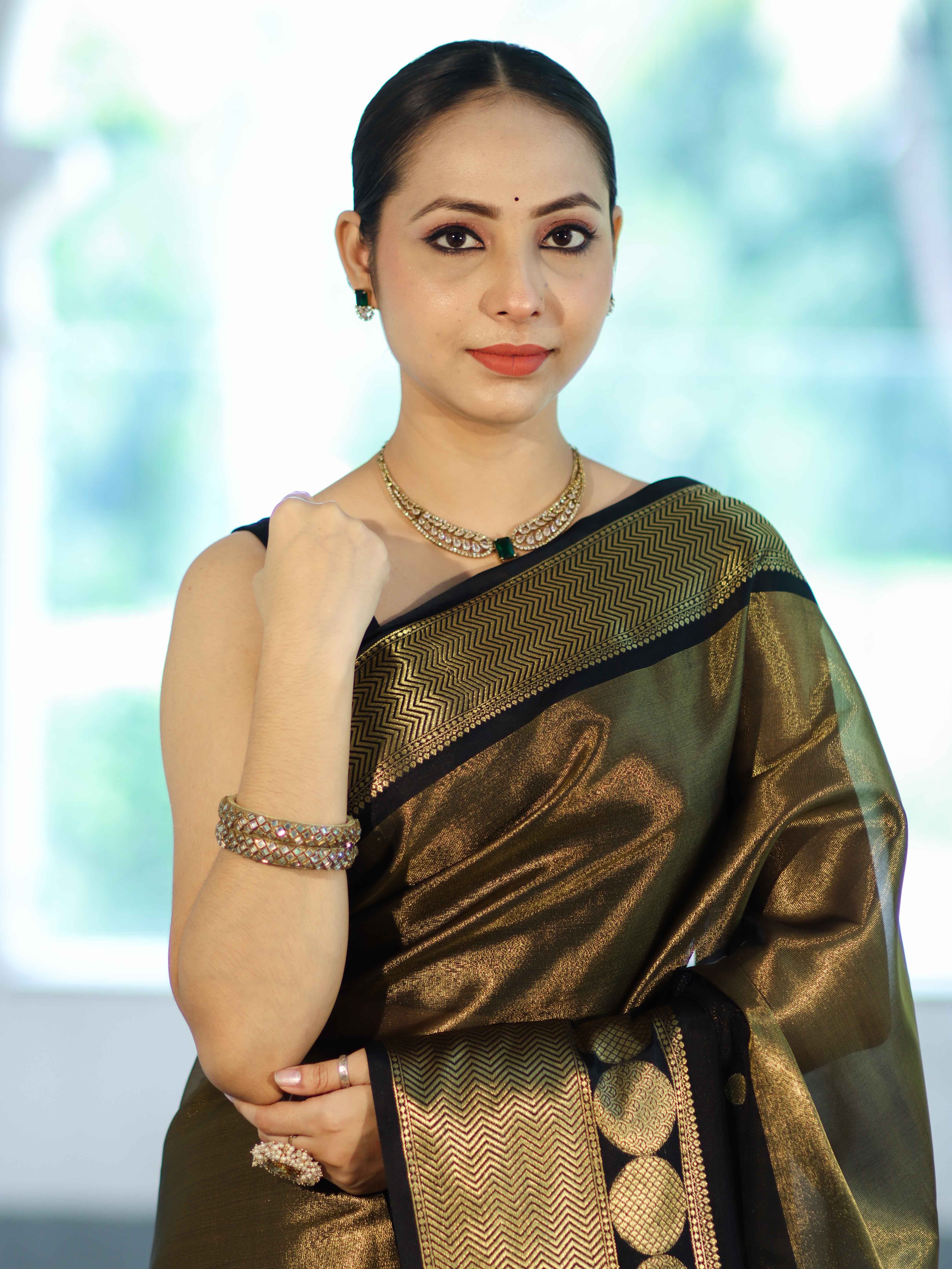 Banarasee Handloom Dual Color Tissue Silk Saree With Polka Dots Design & Border-Black & Gold