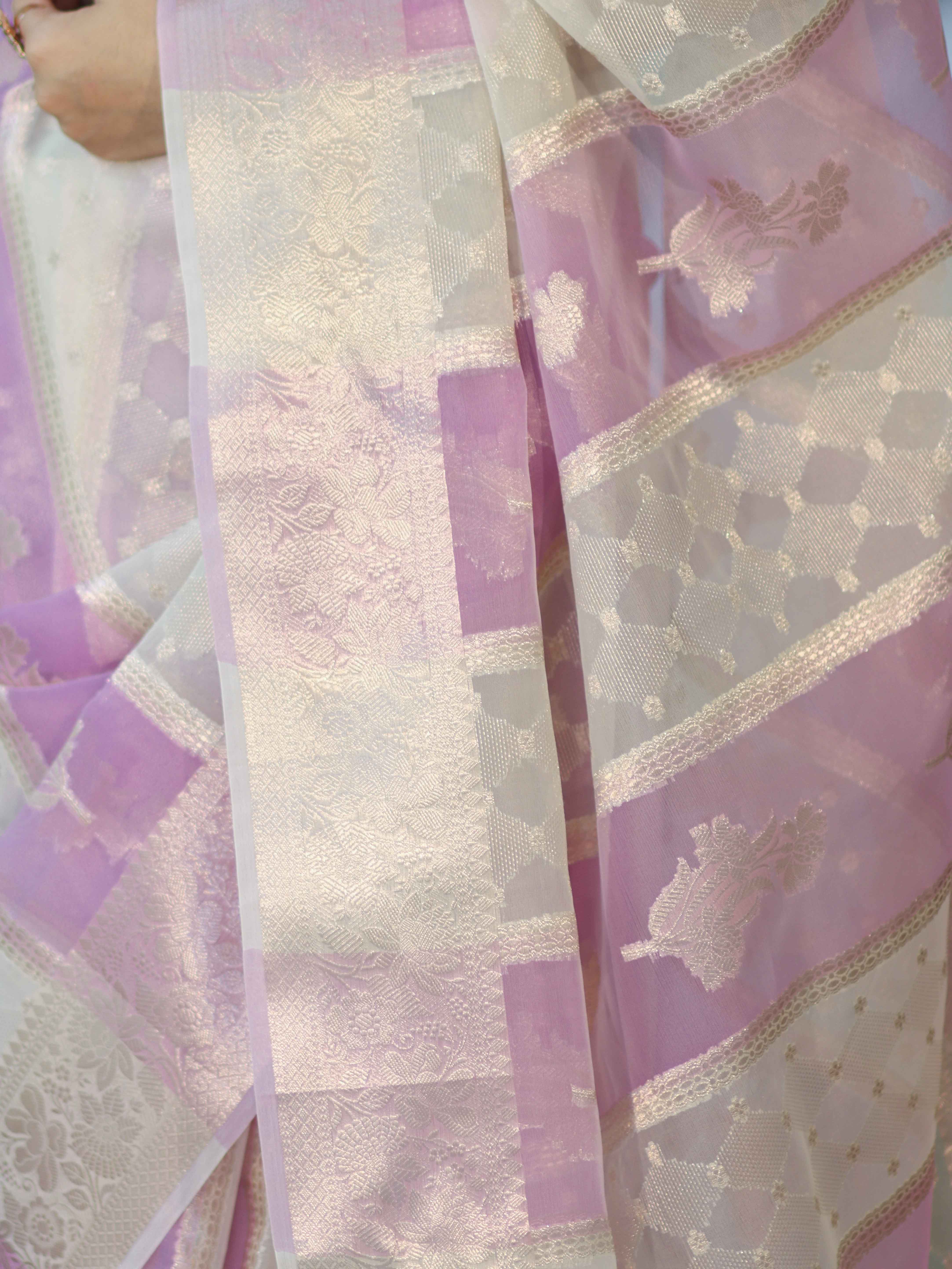 Banarasee Dual Color Organza Mix Saree With Zari Woven Design & Border-Lavender & White