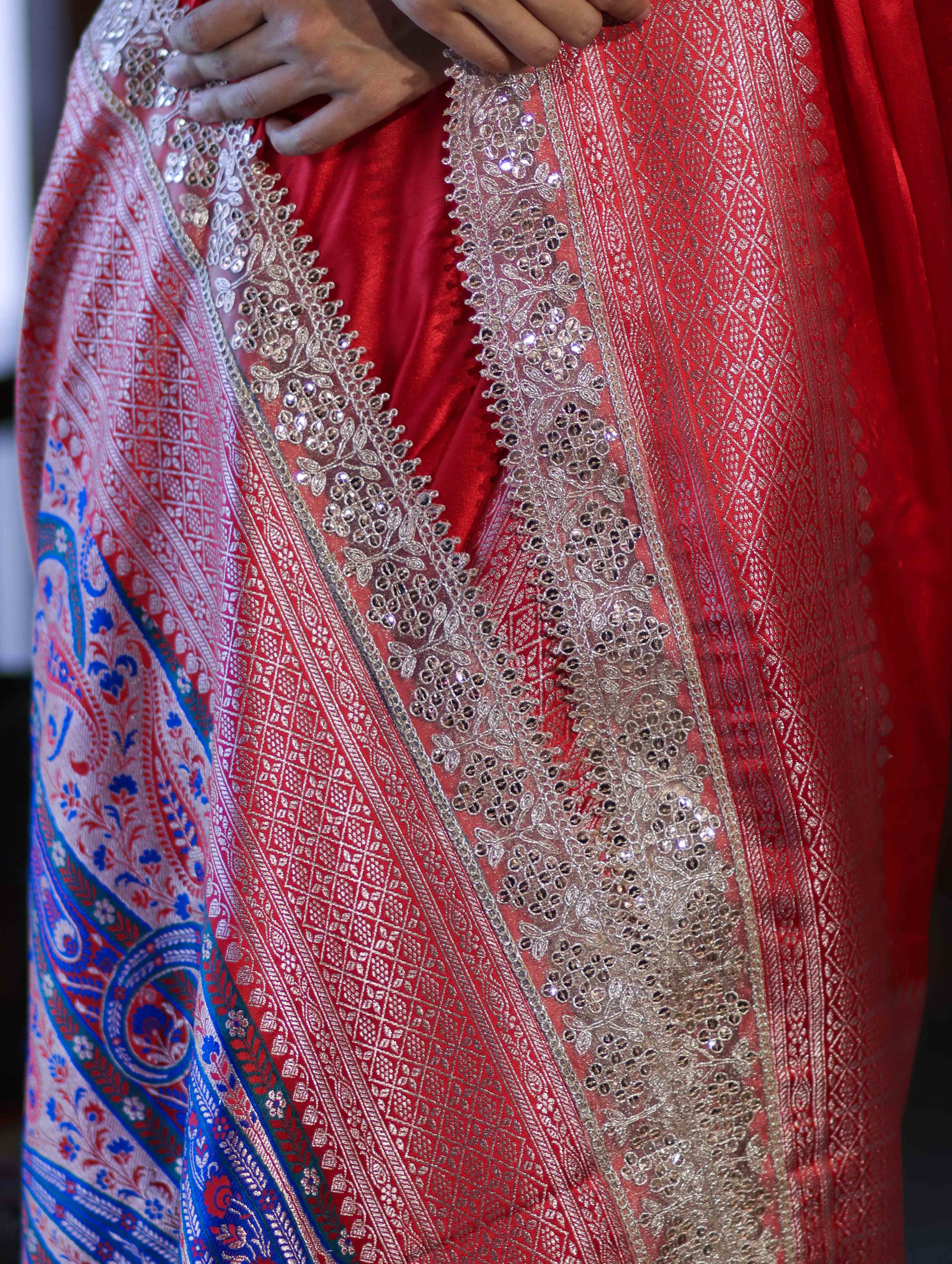 Banarasee Handloom Plain Mashru Silk Saree With Lace Border & Meenadar Pallu-Red